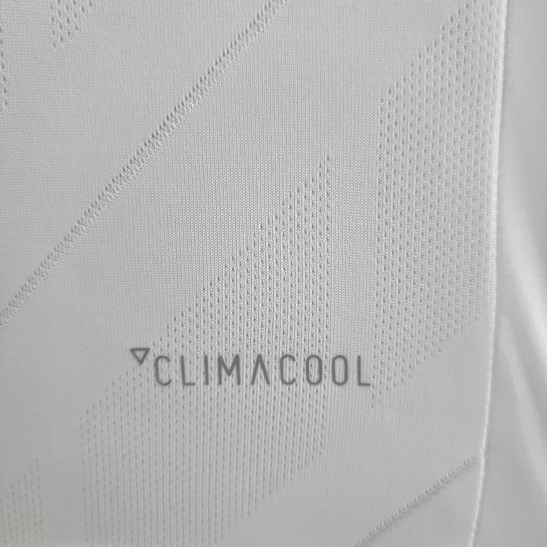 Real Madrid Retro Jersey Home 2017/18