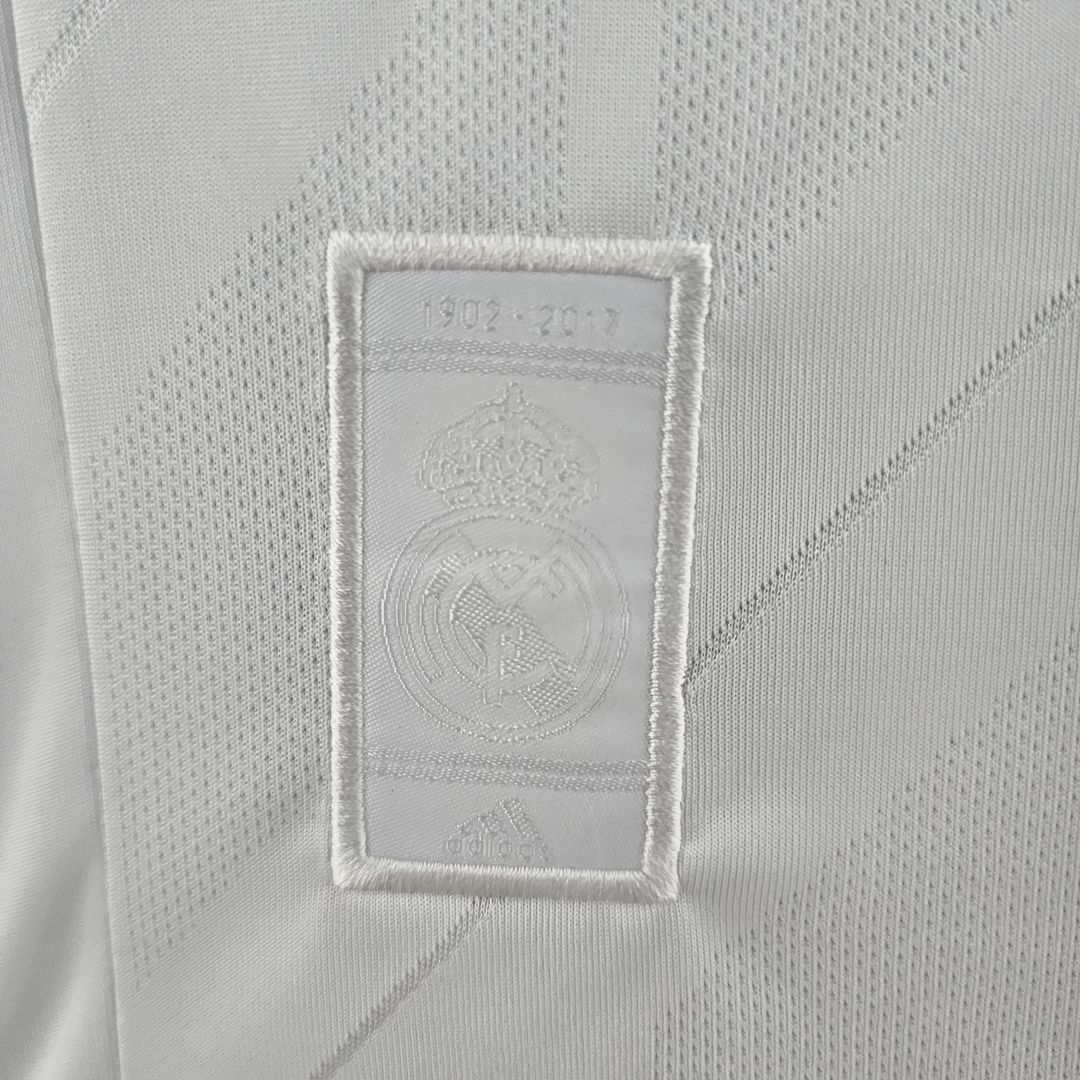 Real Madrid Retro Jersey Home 2017/18