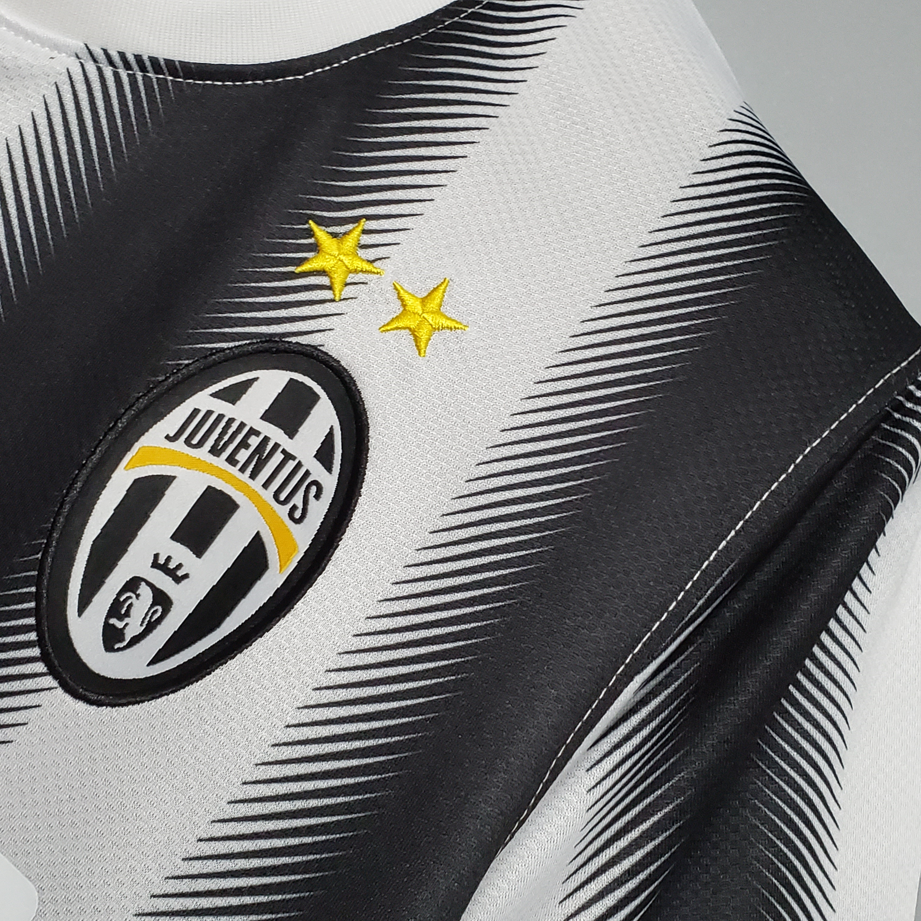 Juventus Retro Jersey Home 2011/12