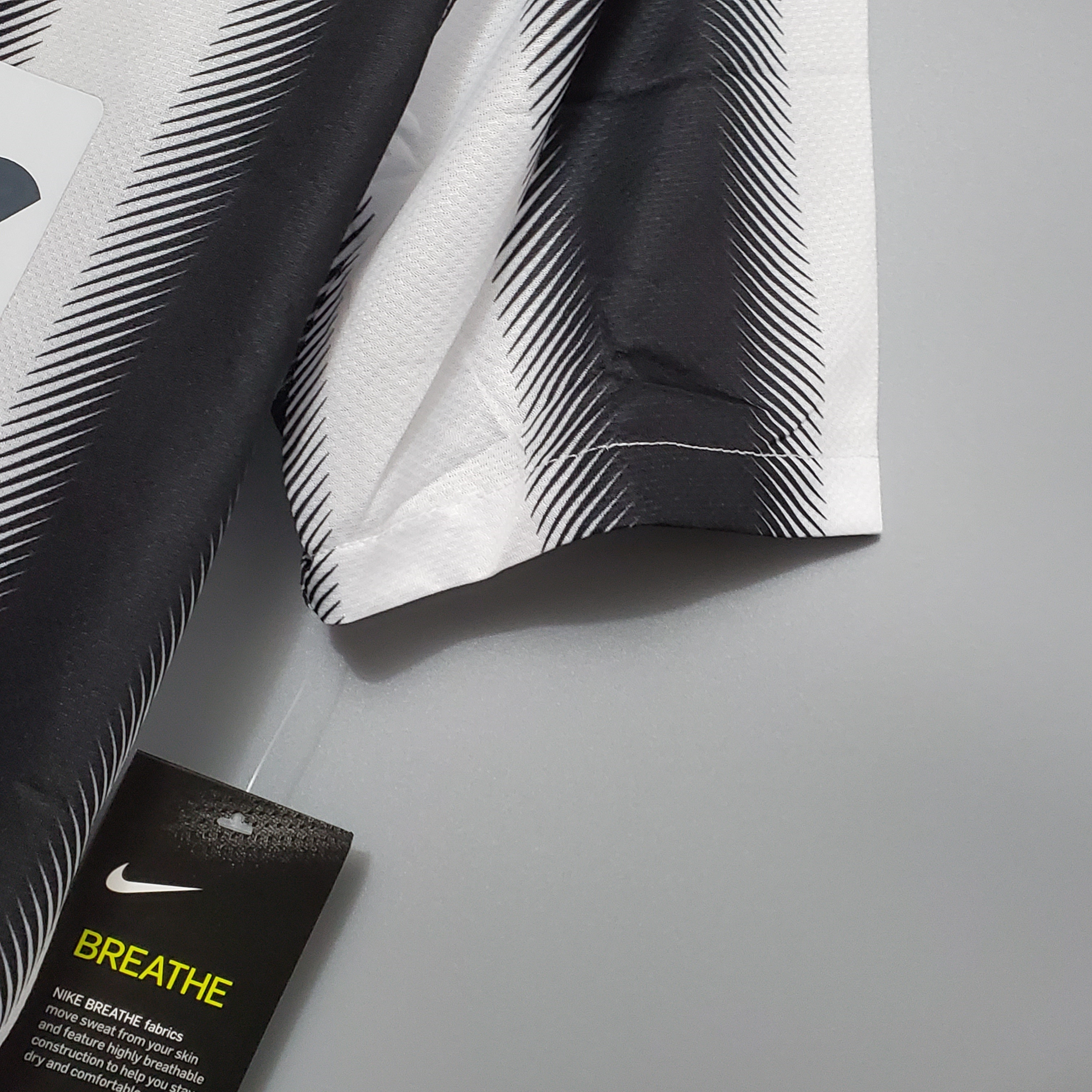 Juventus Retro Jersey Home 2011/12