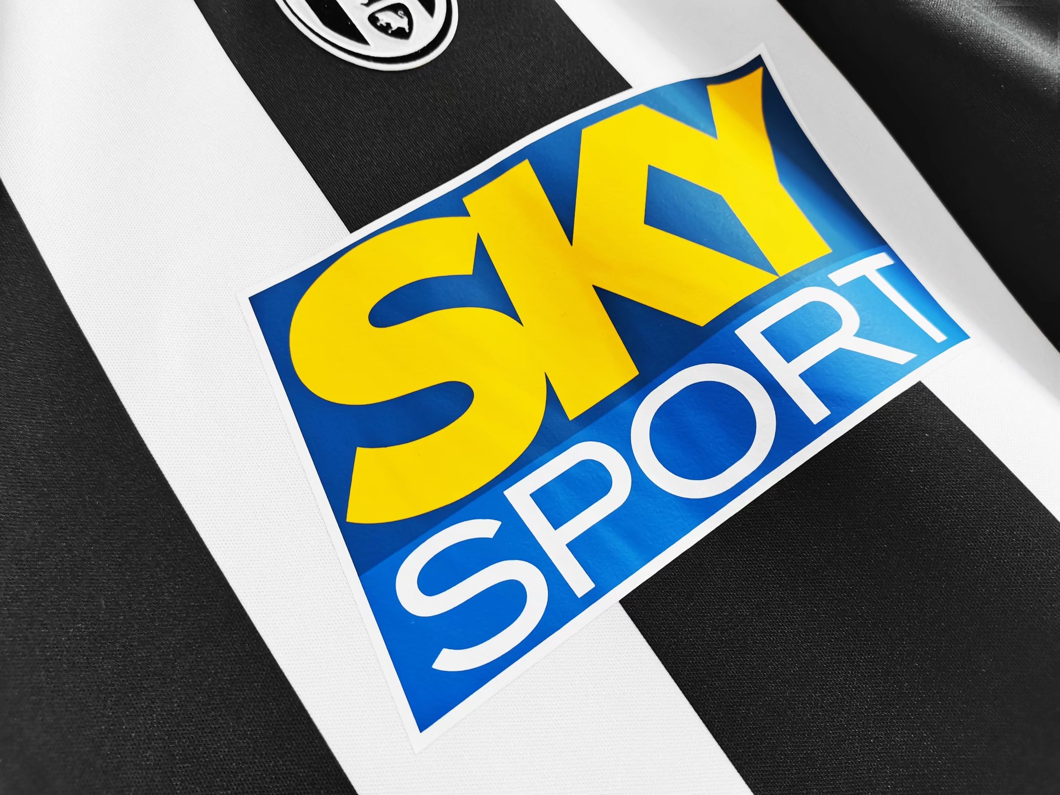 Juventus Retro Jersey Home 2004/05