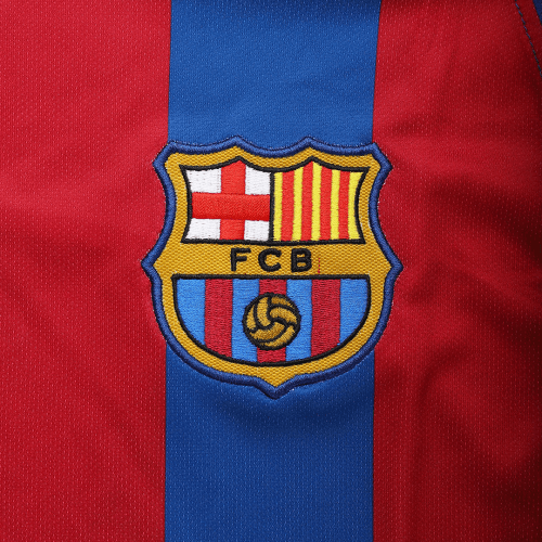 Barcelona A.Iniesta #24 UCL Final Retro Jersey Home 2005/06