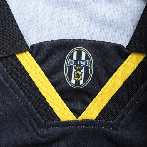 Juventus Retro Jersey Away 1996/97