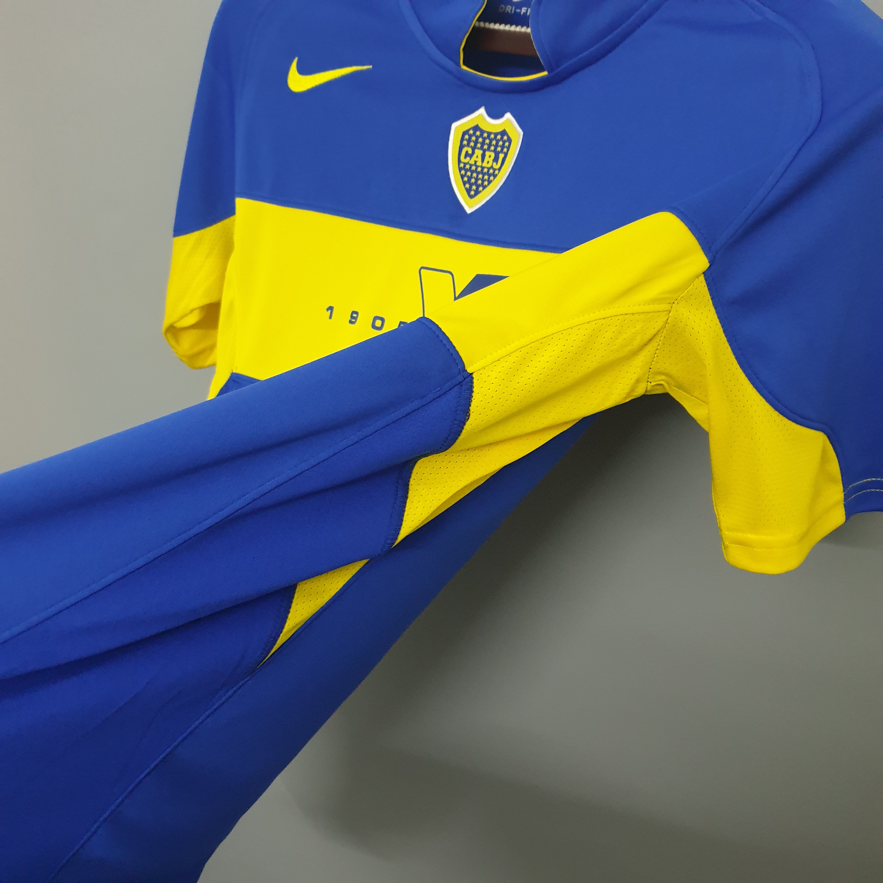Boca Juniors Retro Jersey Home  2005