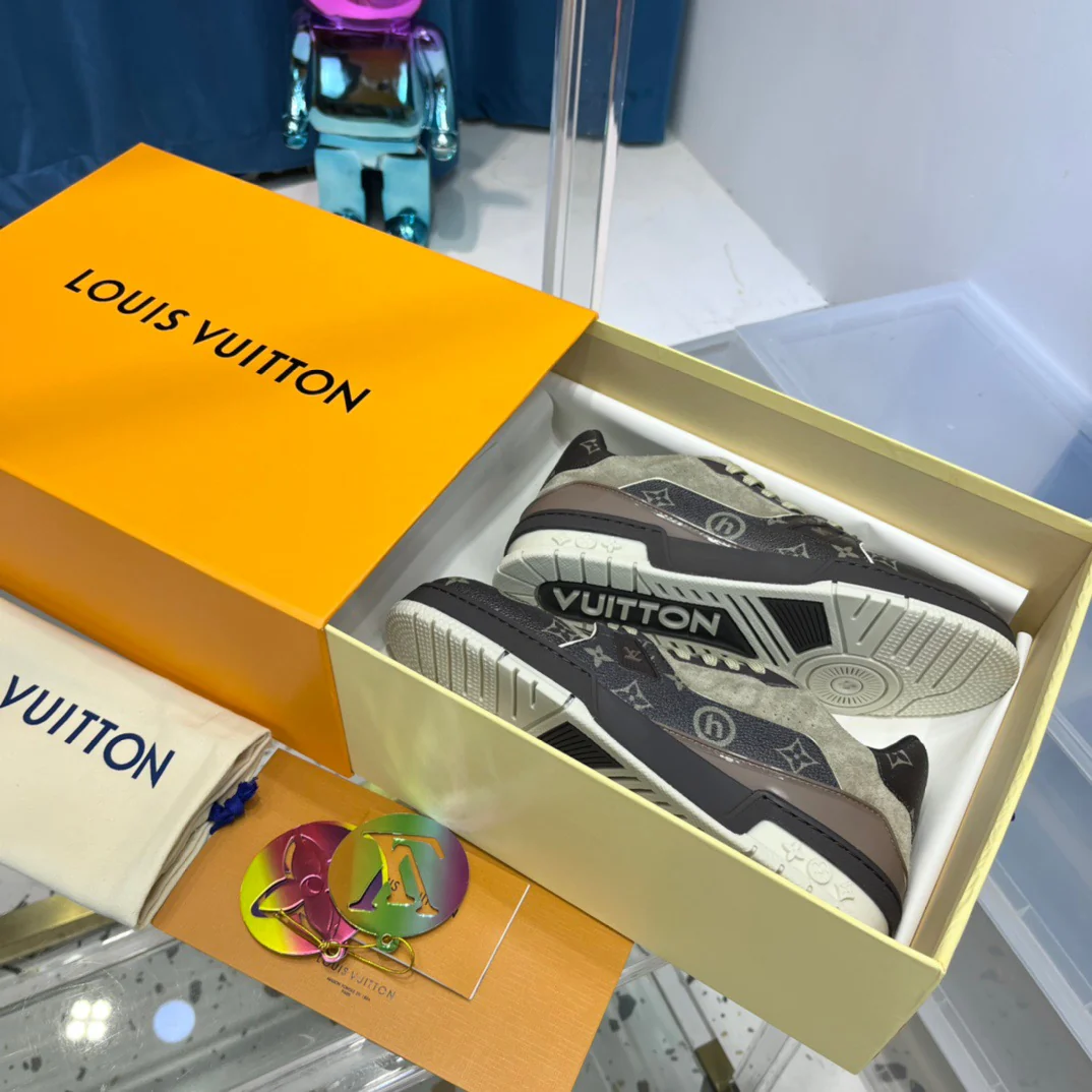 Green black, Grey black, Grey green, Black and Grey Shoes