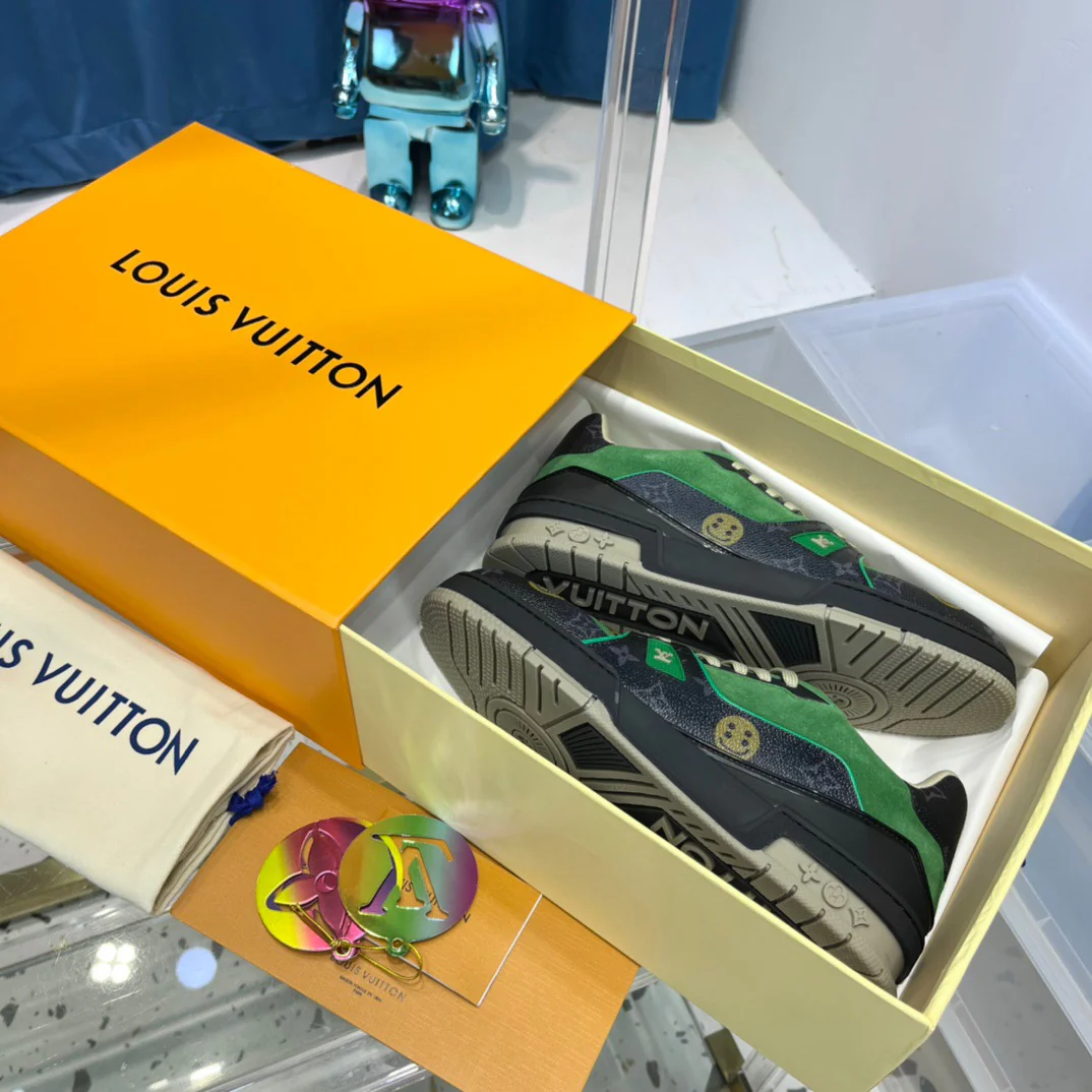 Green black, Grey black, Grey green, Black and Grey Shoes