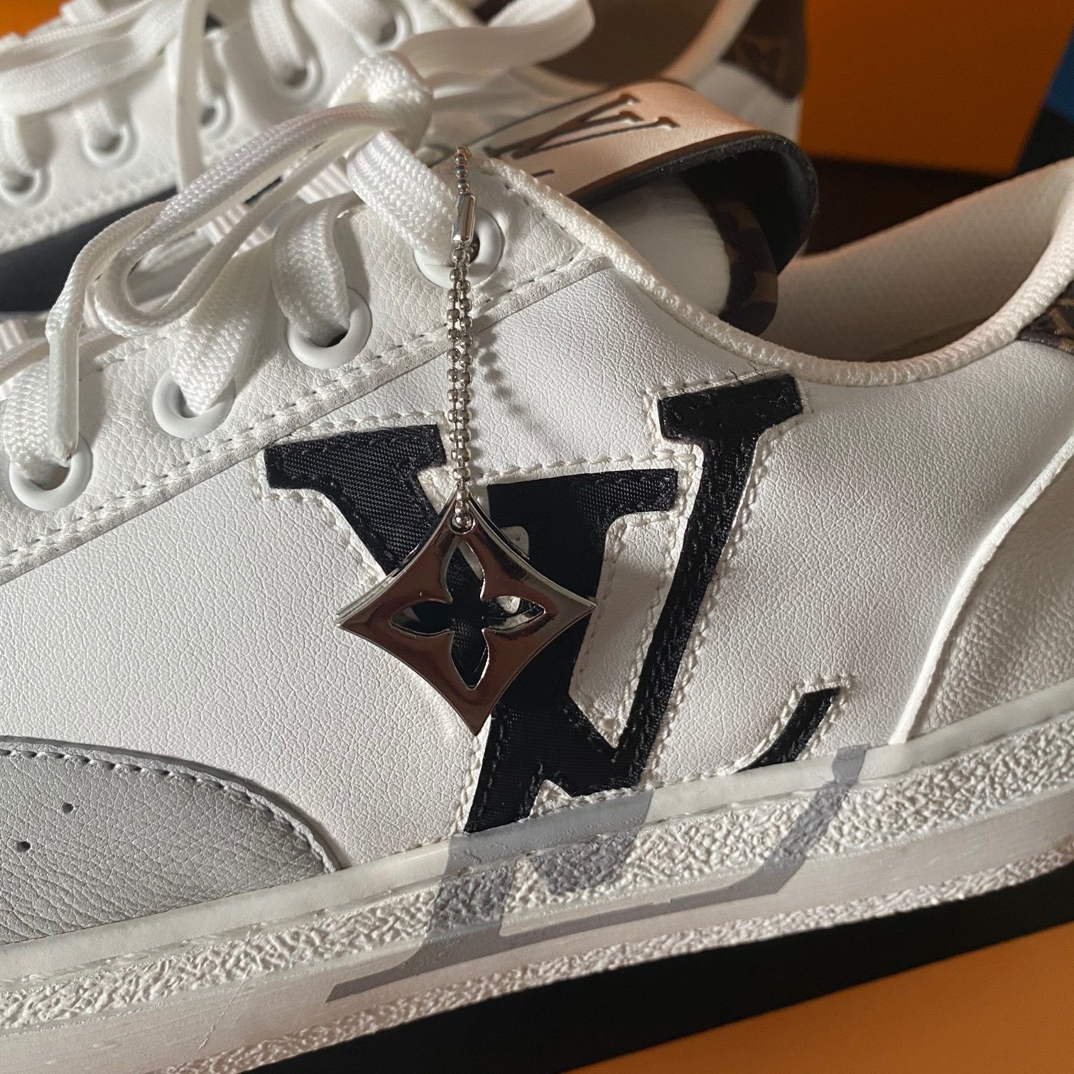 White Shoes low top - Size 37