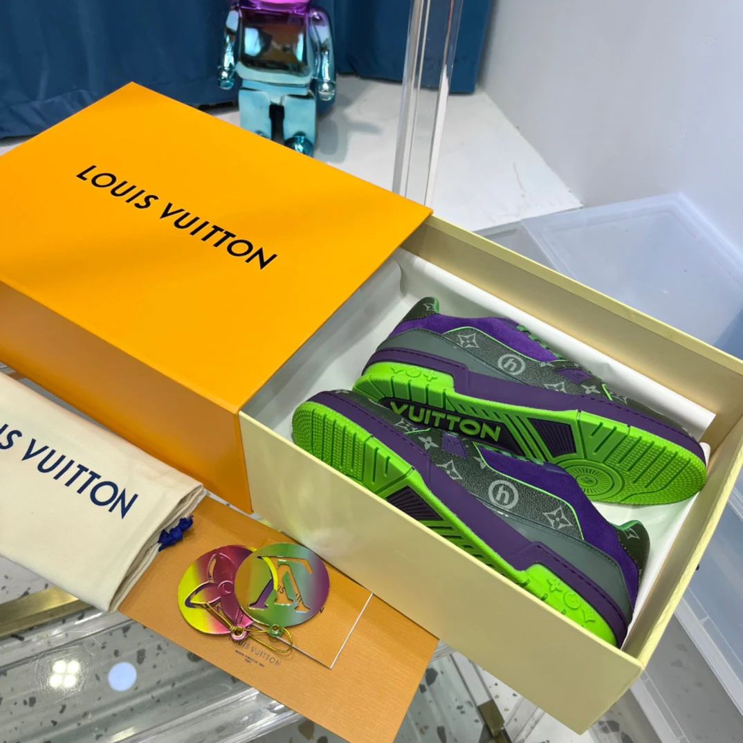 Green black, Grey black, Grey green, Black and Grey Shoes