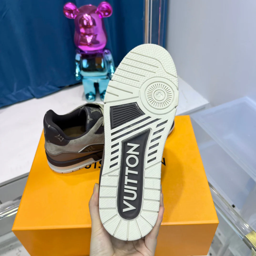 Green black, Grey black, Grey green, Black and Grey Shoes