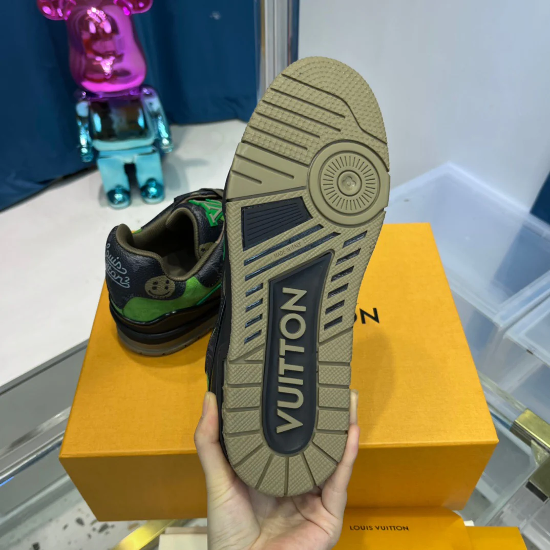 Green black, Grey black, Grey green, Black and Grey Shoes