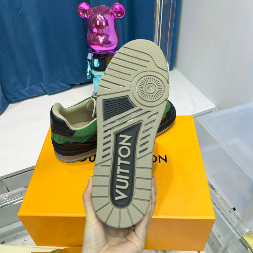 Green black, Grey black, Grey green, Black and Grey Shoes