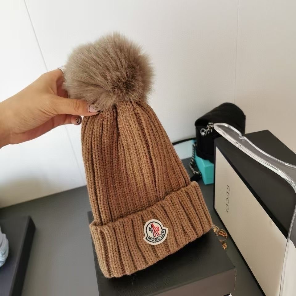 Knitted hat for winter real fox fur