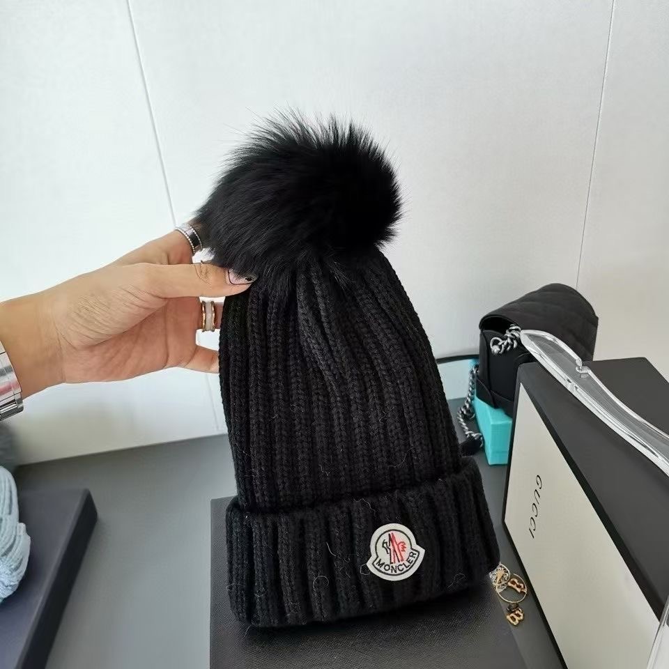 Knitted hat for winter real fox fur