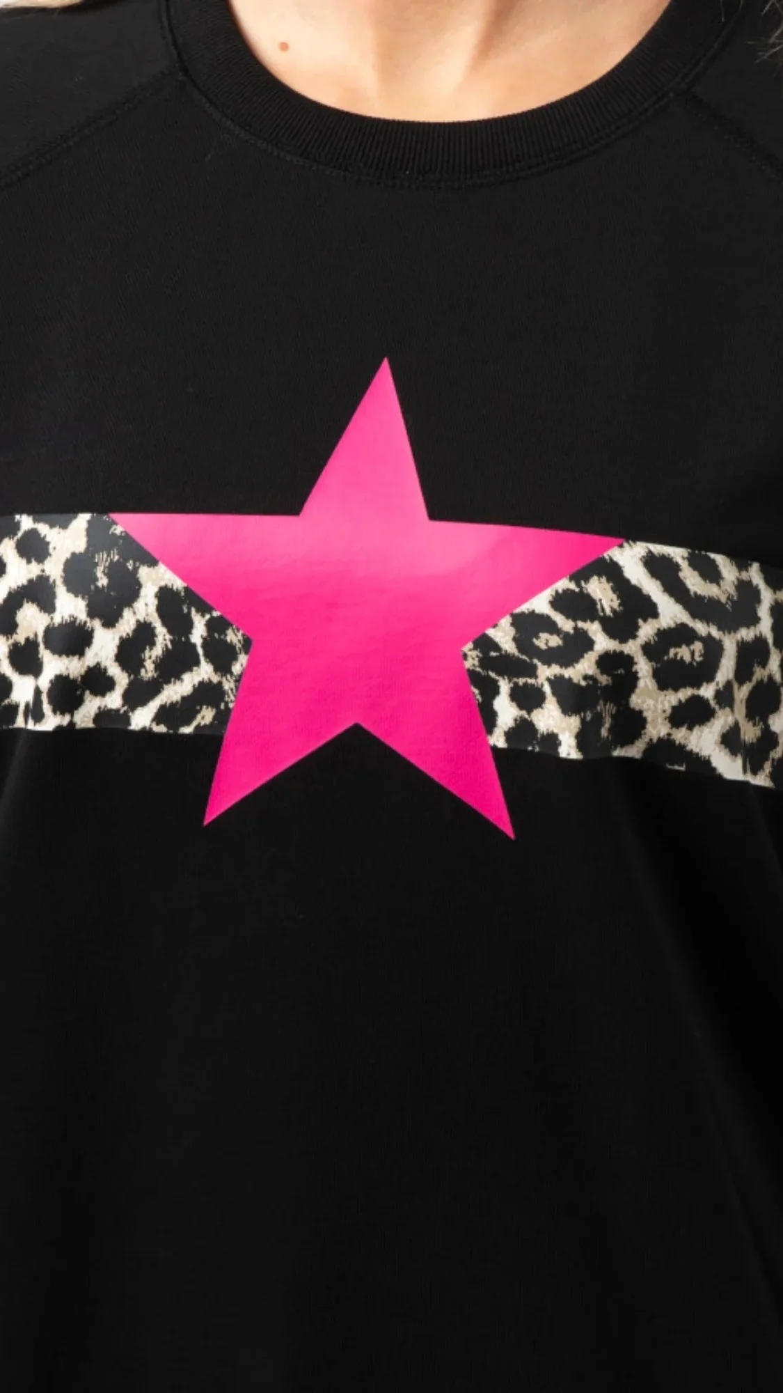 Classic Sweater Black Neon Pink Star