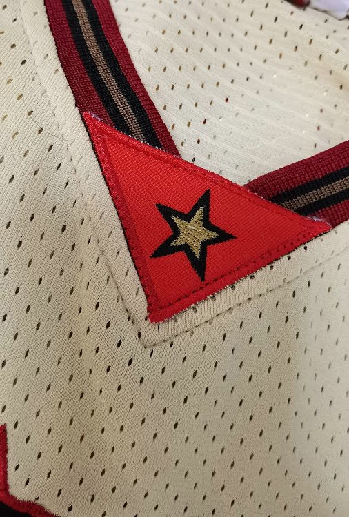 Allen Iverson Philadelphia 76ers 3 gold MN