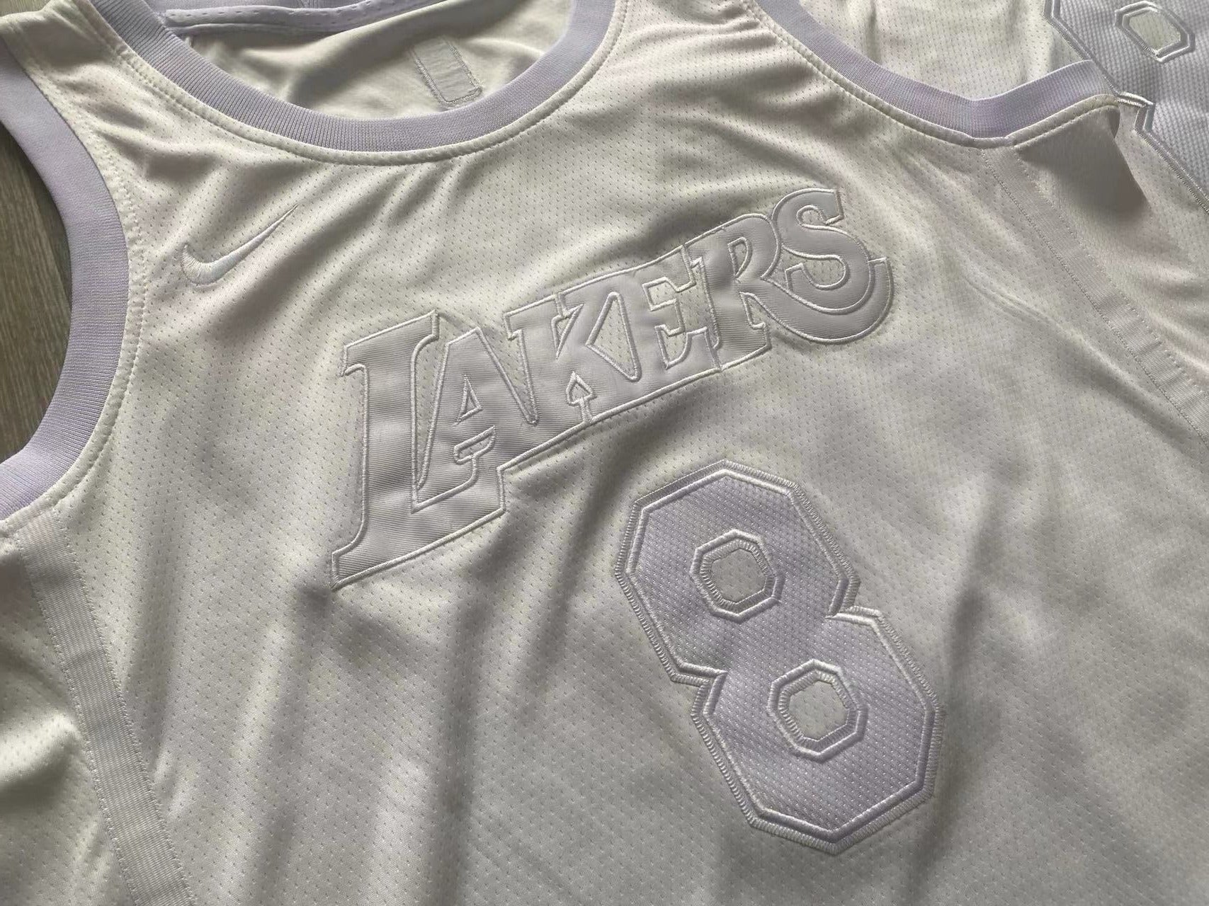 Los Angeles Lakers Bryant White 8 MN