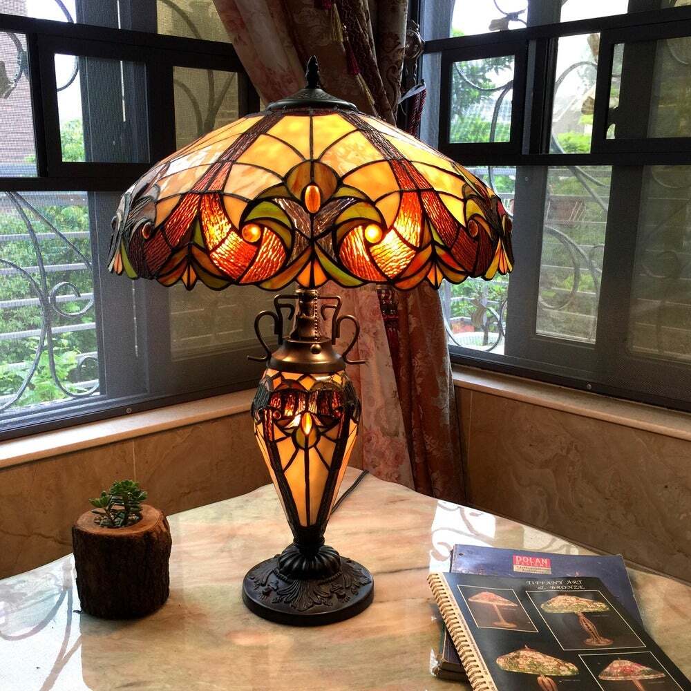 Antique Style Victorian 2+1-light Table Lamp