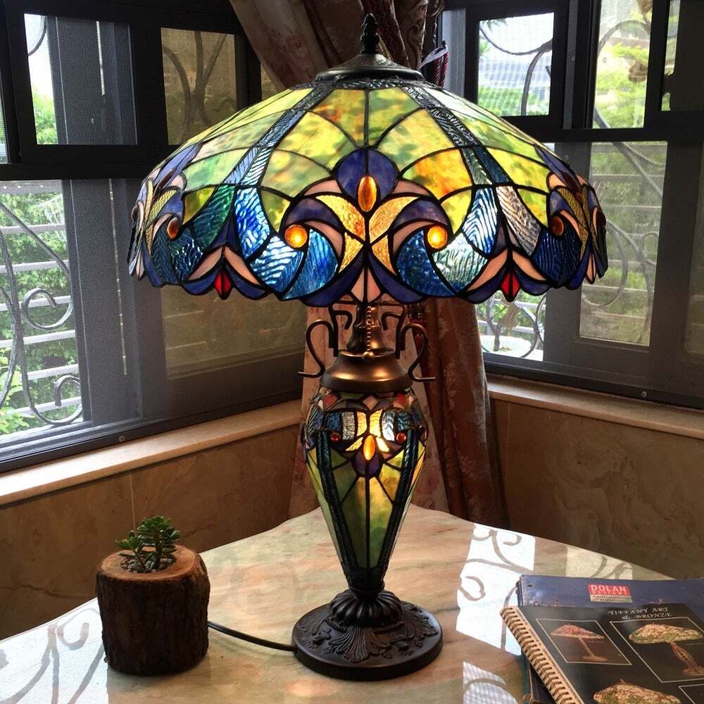 Antique Style Double Lit 2 and 1-light Table Lamp
