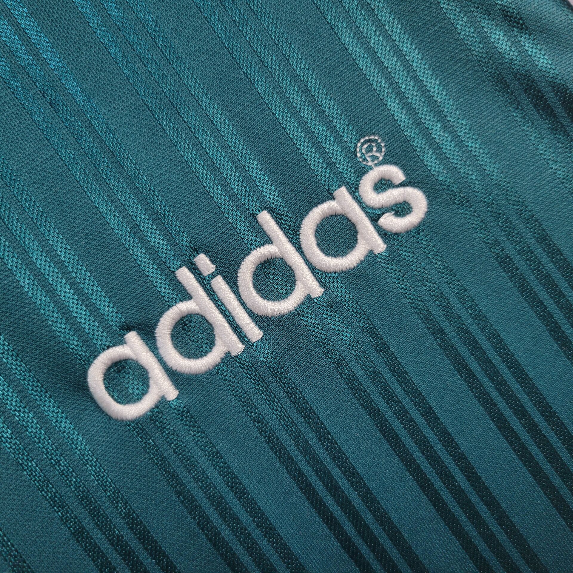 1995/1996 Retro Liverpool Away Football Shirt