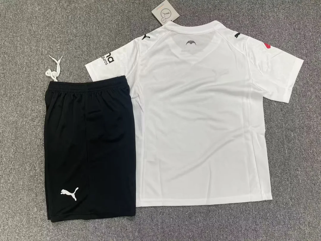 2025/2026 Valencia Home Football ShirtKids Size 1:1 Thai Quality