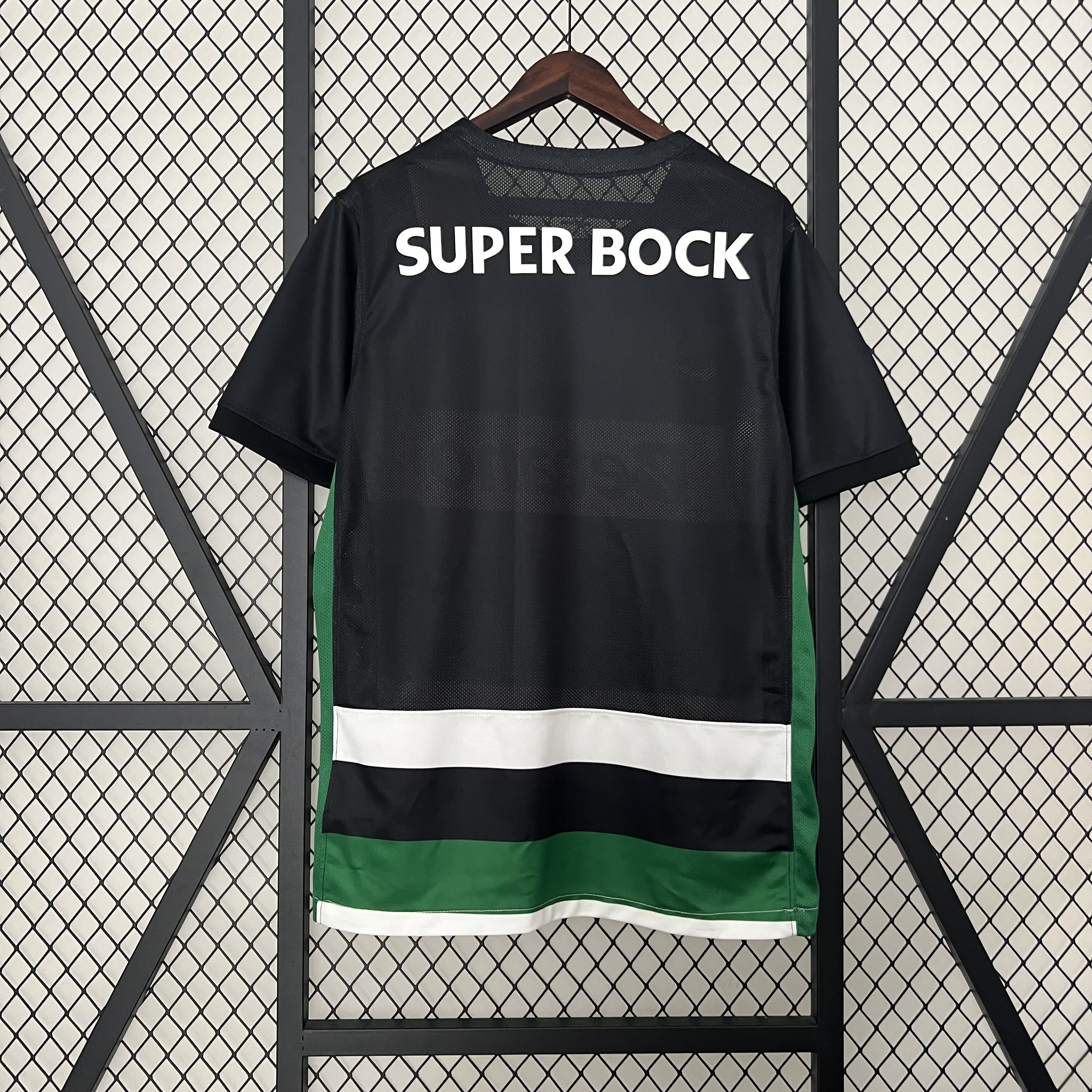 2024/2025 Sporting Lisbon Home Football Shirt