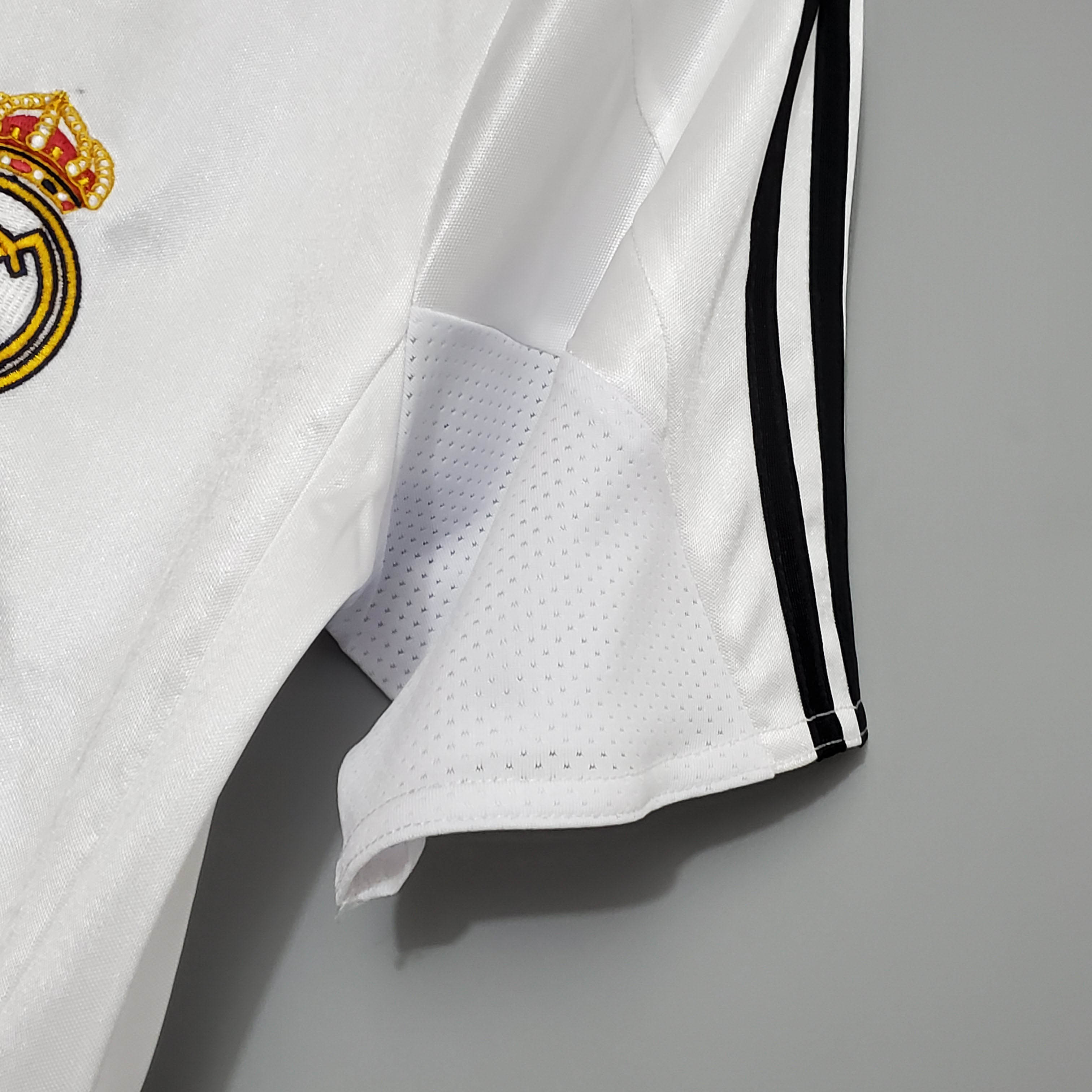2004/2005 Retro Real Madrid Home Football Shirt