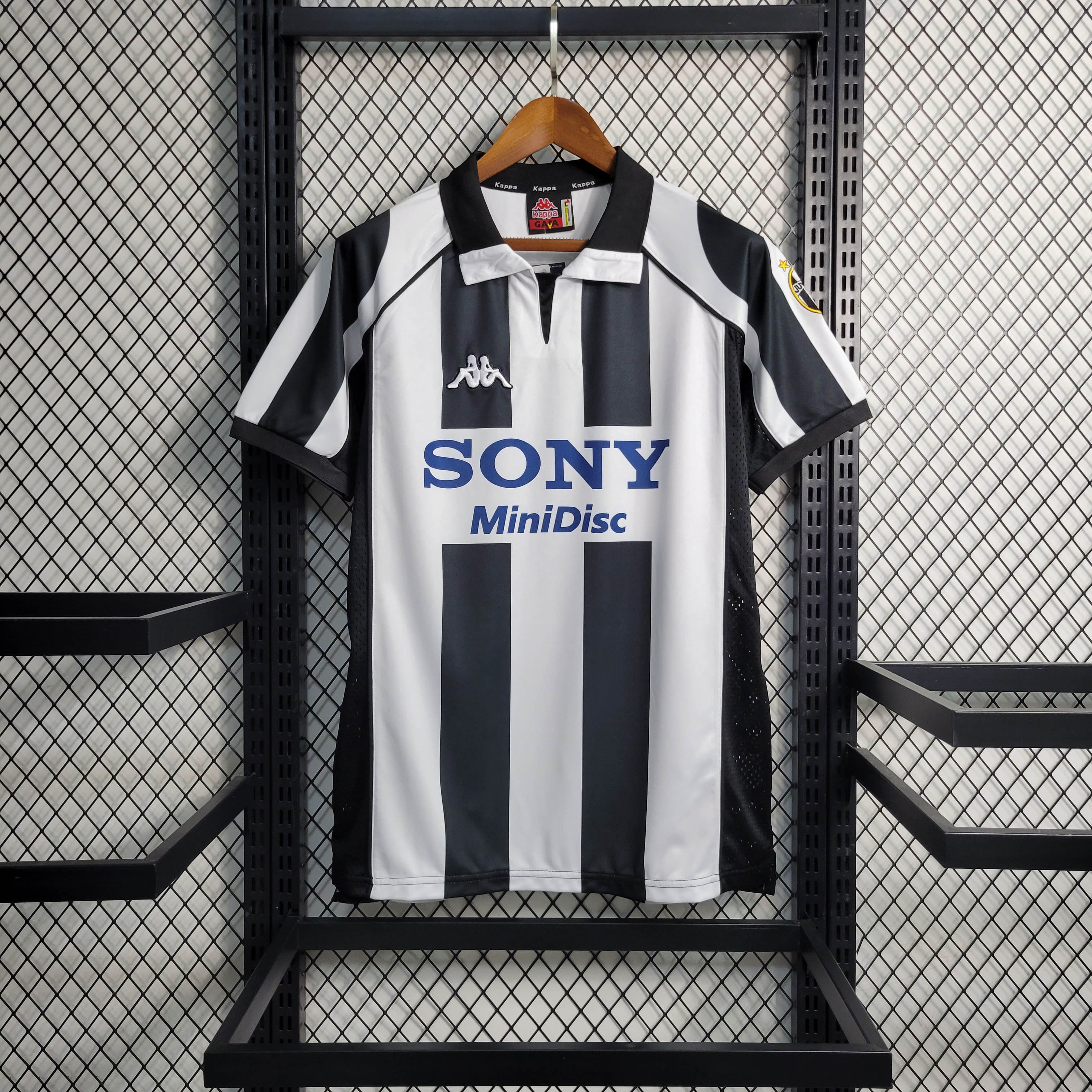 1997/1998 Retro Juventus Home Football Shirt