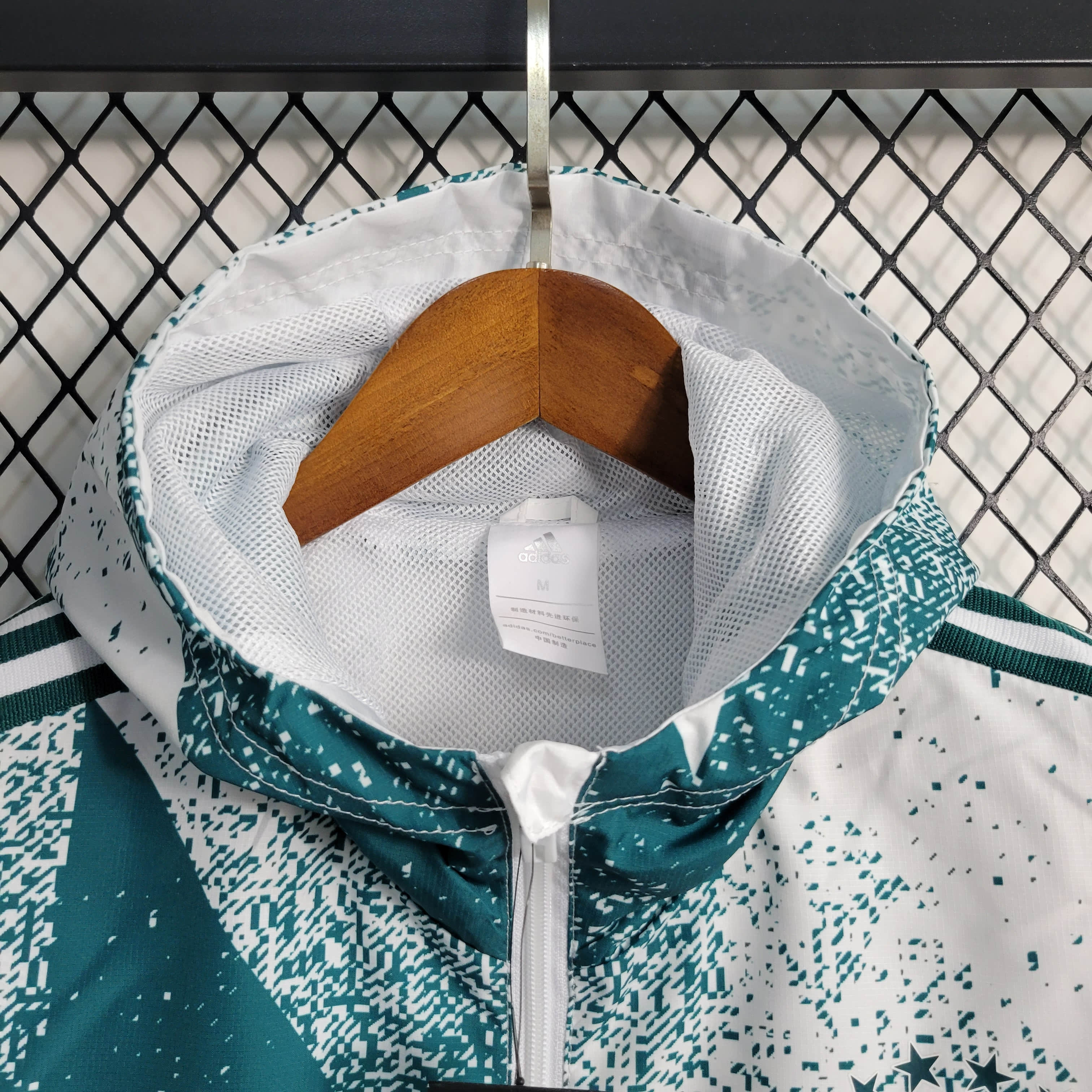 2023/2024 Bayern Munchen Windbreaker(White-Green)Football Shirt