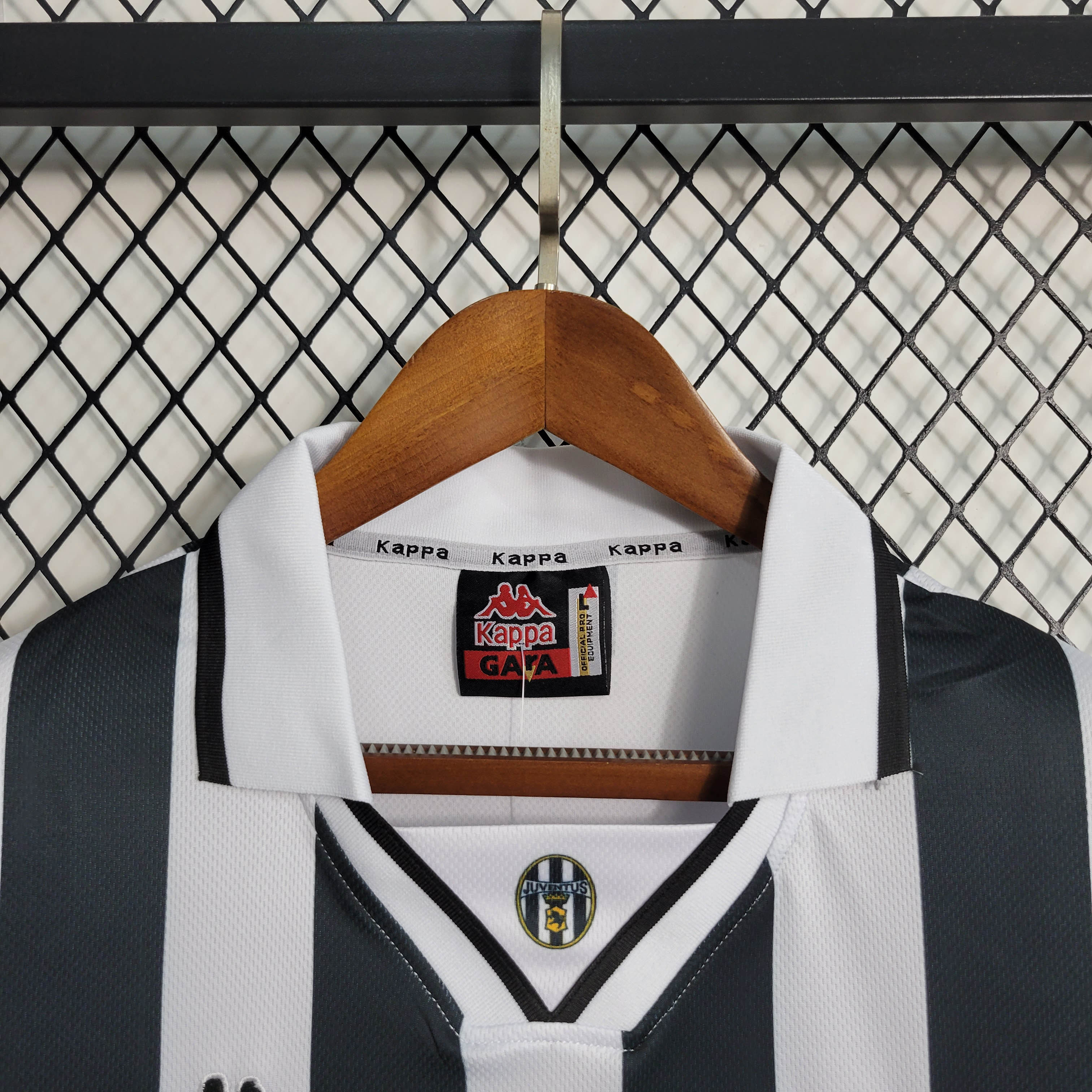 1995/1996 Retro Juventus Home Football Shirt