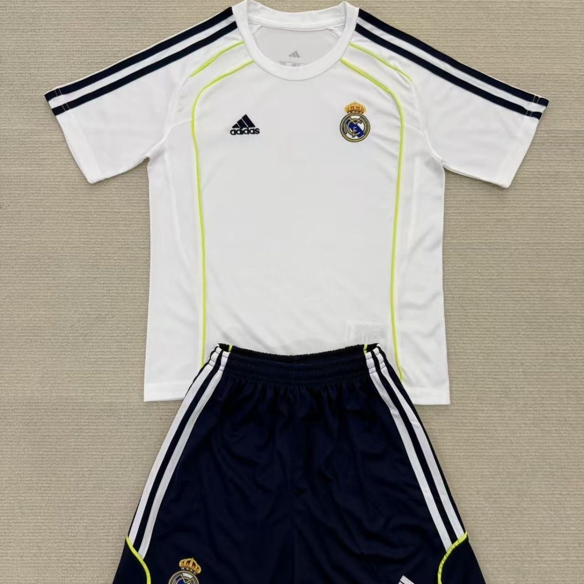2025/2026 Real Madrid Training WearFootball shirt Kids Size 1:1 Thai Quality