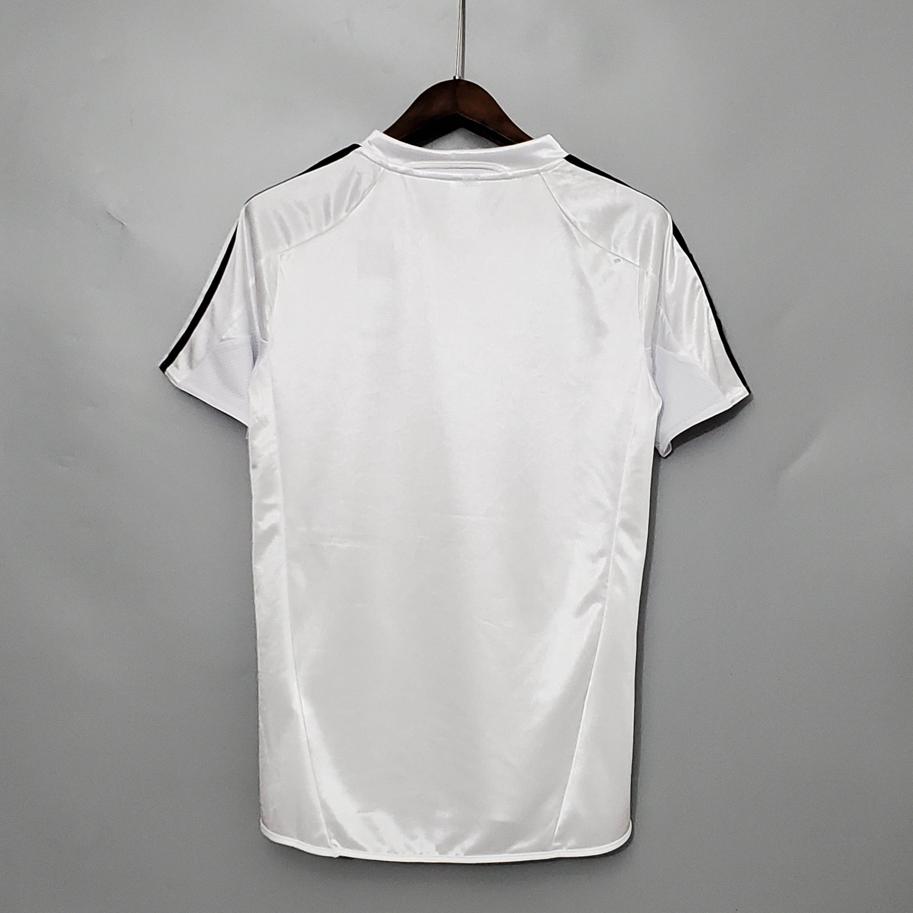 2004/2005 Retro Real Madrid Home Football Shirt