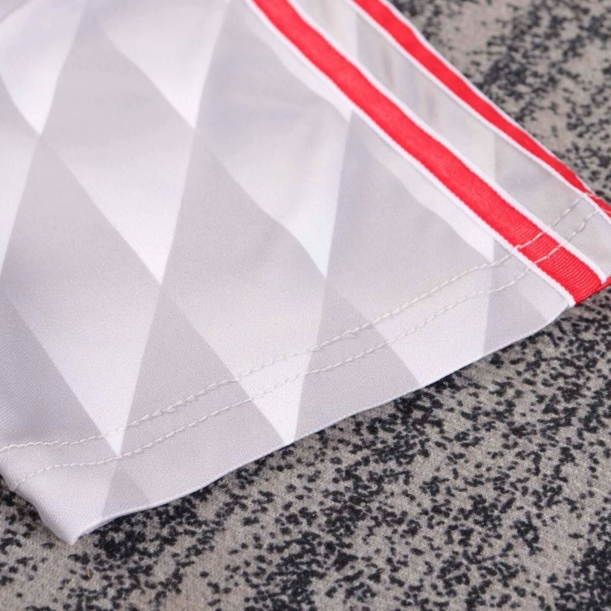 1989/1991 Retro Liverpool Away FootballShirt kids size 1:1 Thai Quality