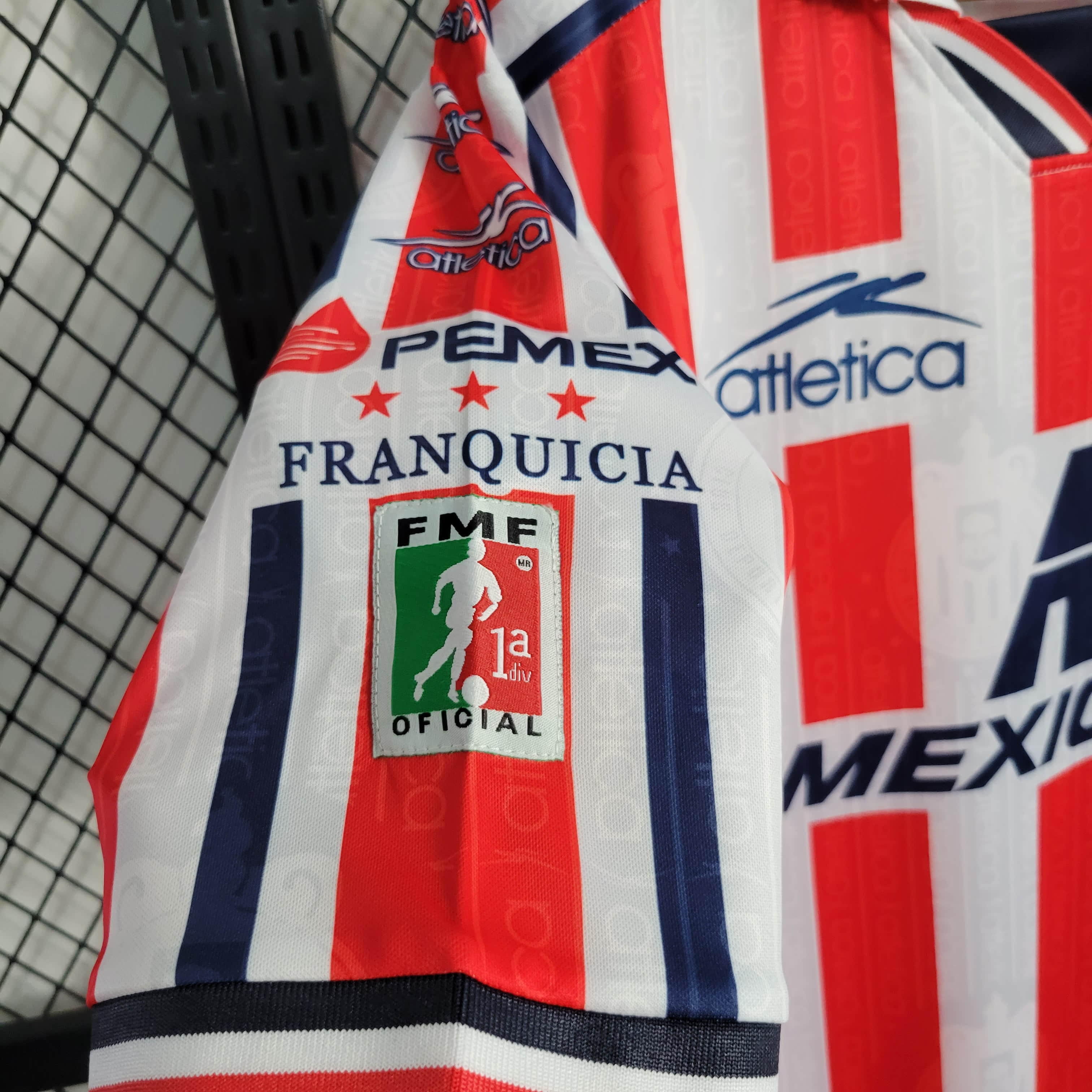 2006/2007 Retro Chivas de Guadalajara Home Football Shirt