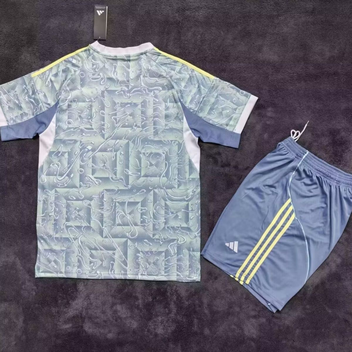 2025/2026 Juventus Away Football shirtKids size 1:1 Thai Quality