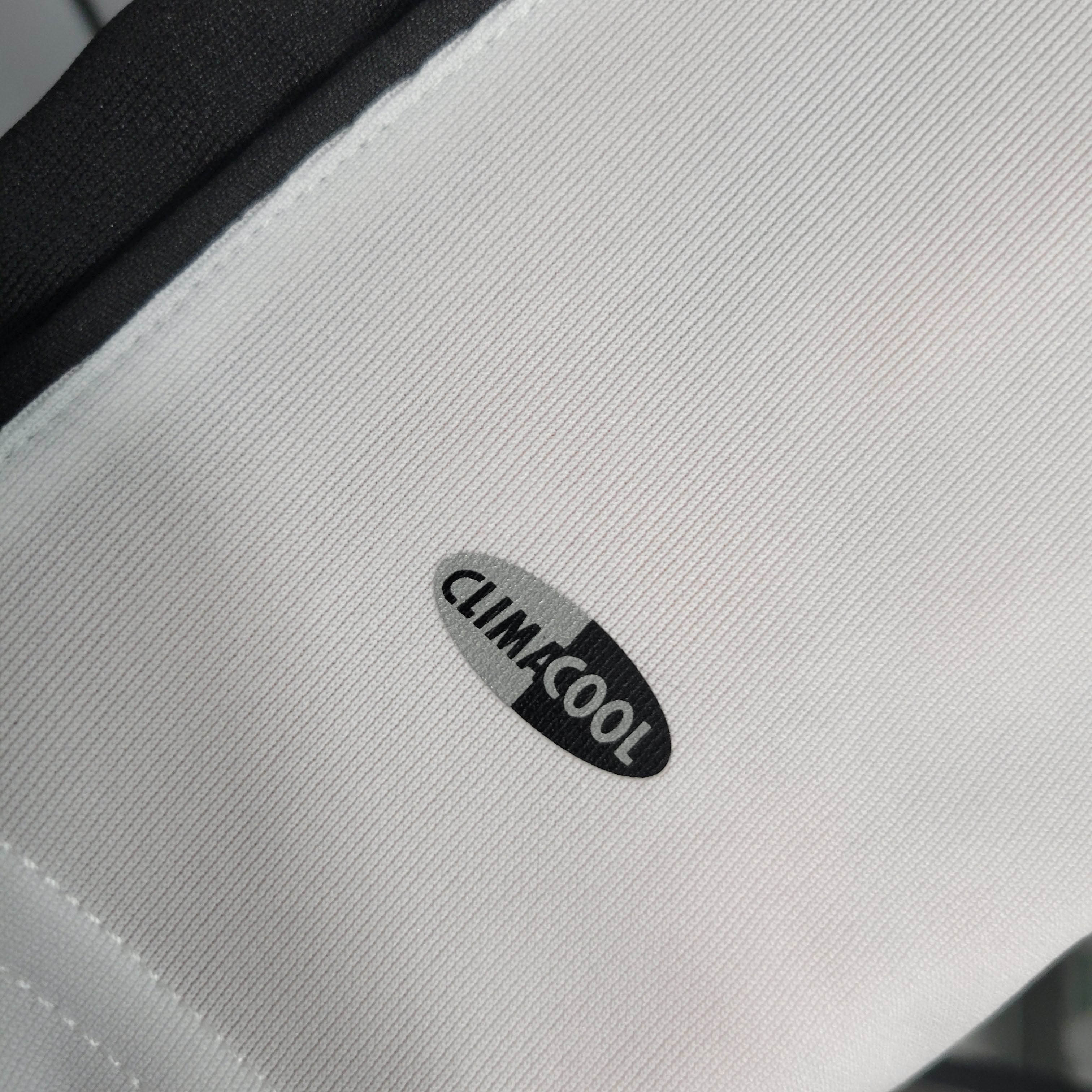 2004/2006 Retro Newcastle United Home Football Shirt