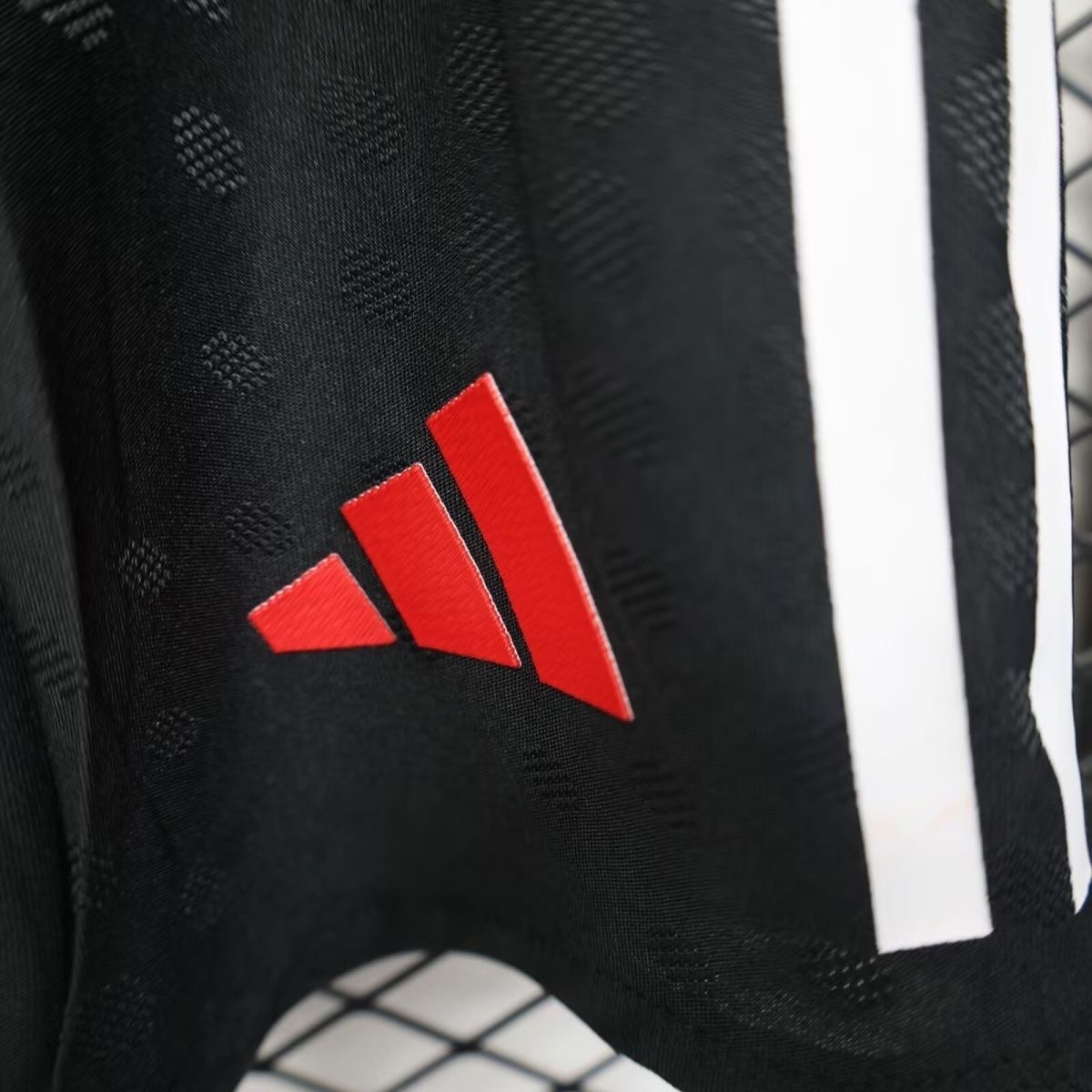 2025/2026 Player Version LiverpoolHome Shorts 1:1 Thai Quality