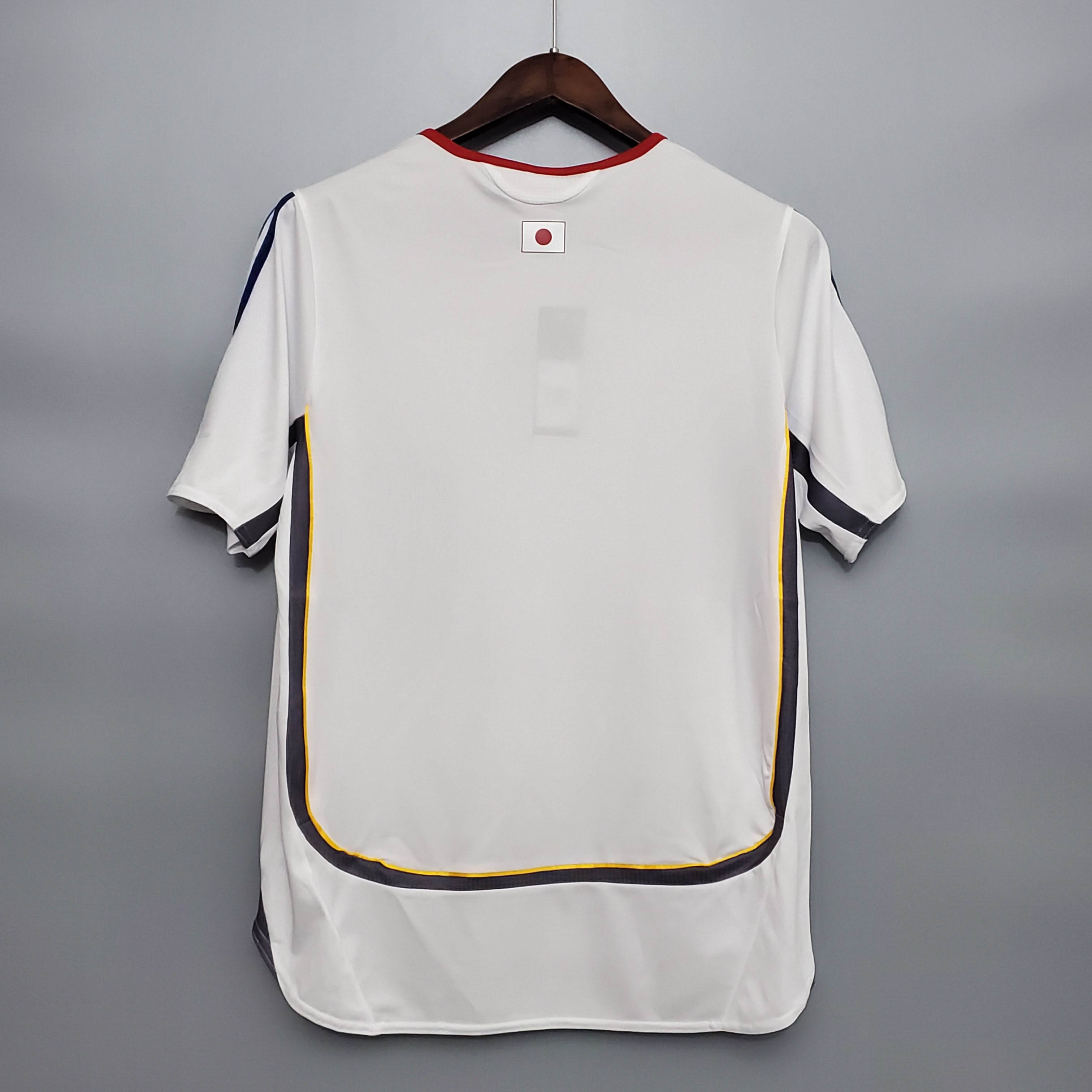 2006 Retro Japan Away Football Shirt