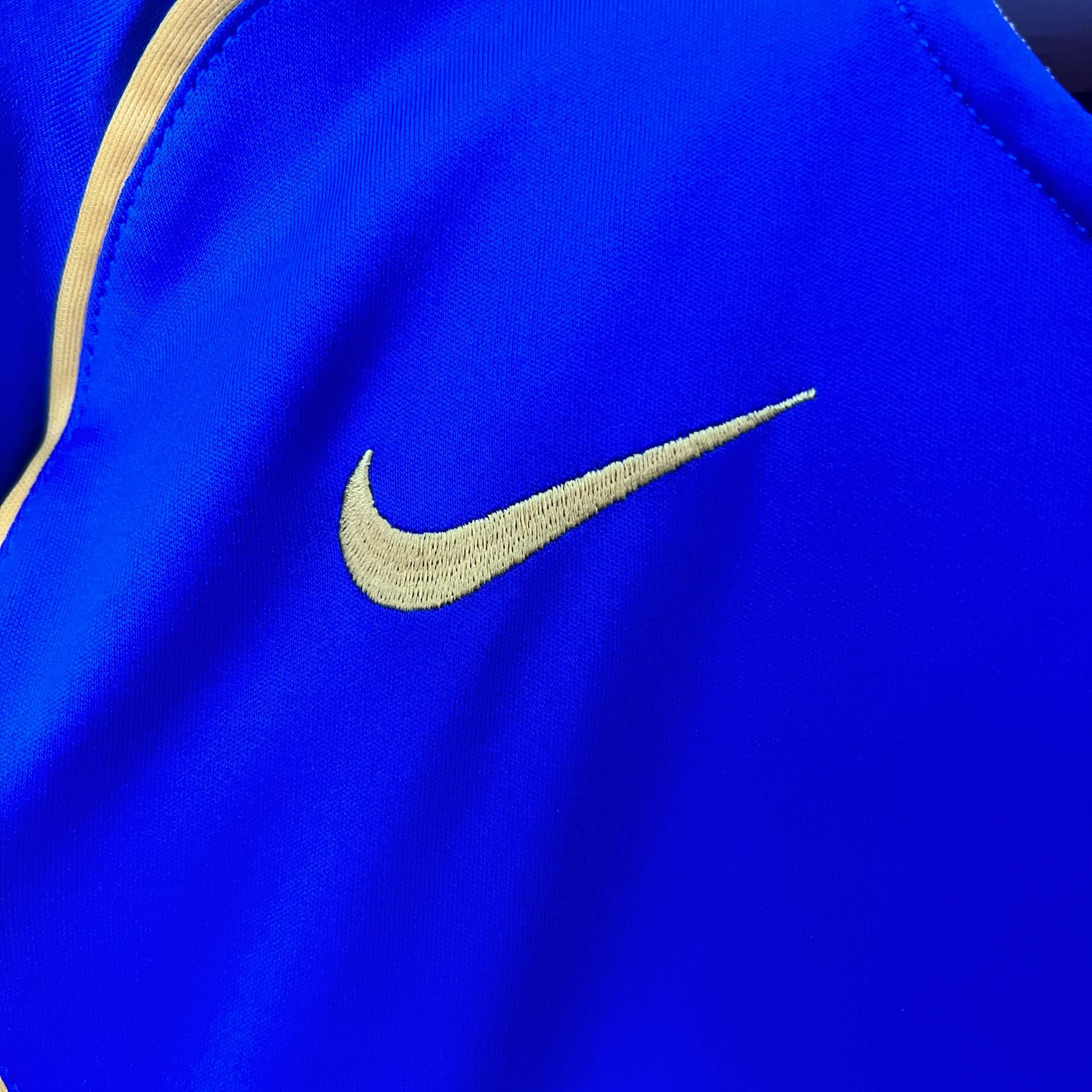 2004/2005 Retro Juventus Away Football Shirt