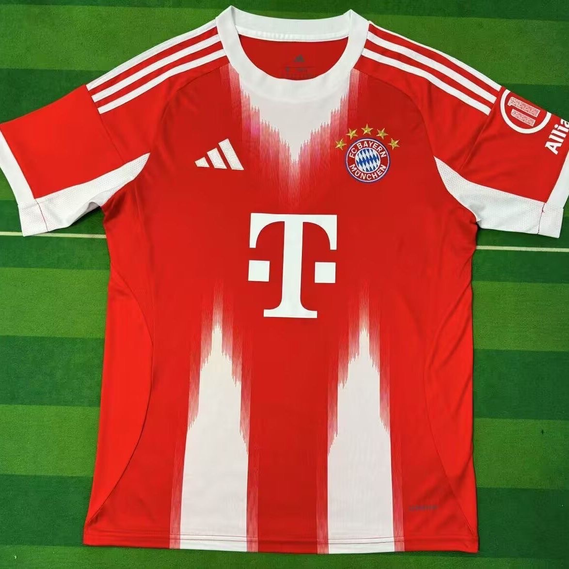 2025/2026 Bayern Munchen HomeFootball shirt 1:1 Thai Quality
