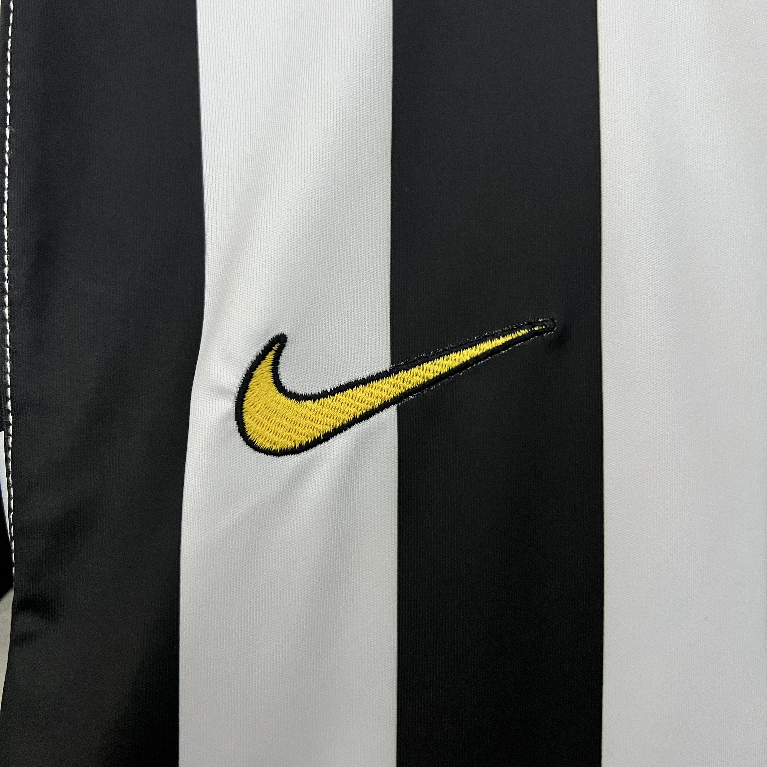 2003/2004 Retro Juventus HomeFootball shirt 1:1 Thai Quality
