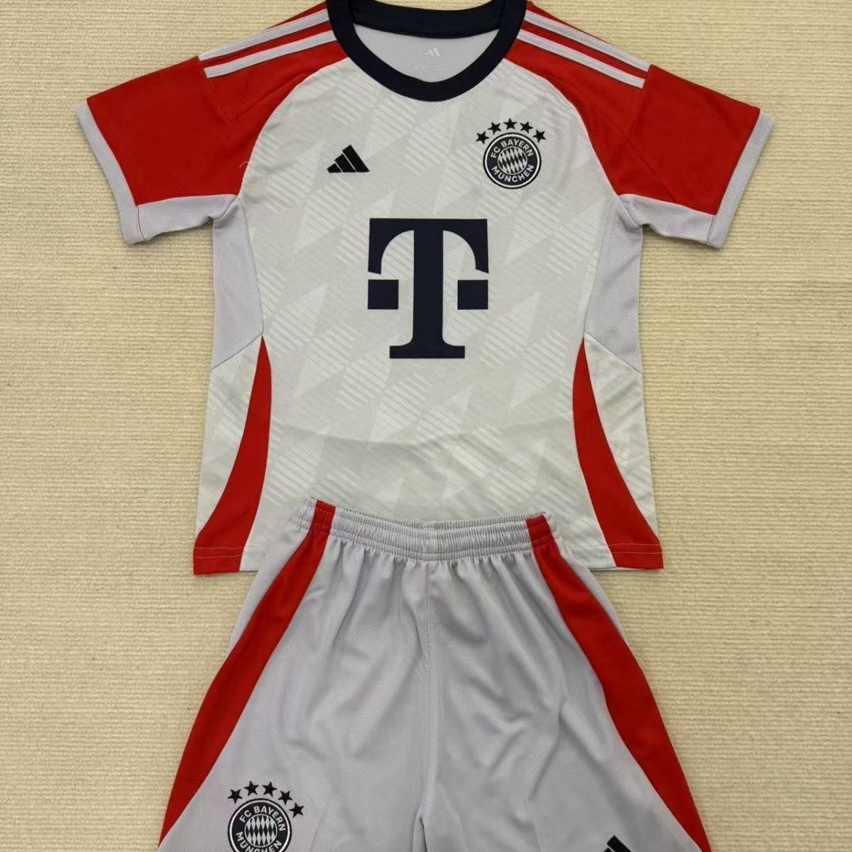 2025/2026 Bayern Munchen Conceptversion Football Shirt kids Size