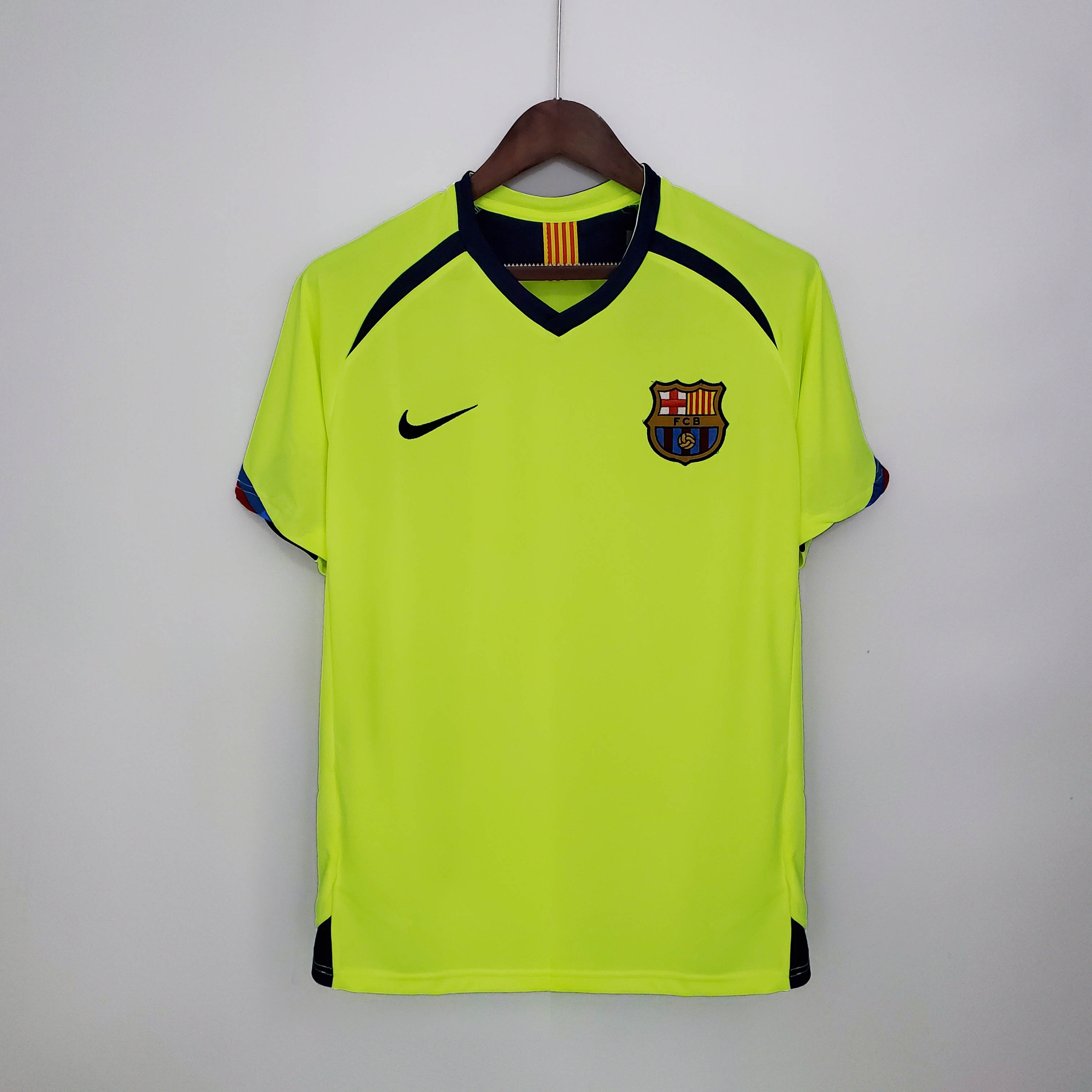 2005/2006 Retro Barcelona Away Football Shirt