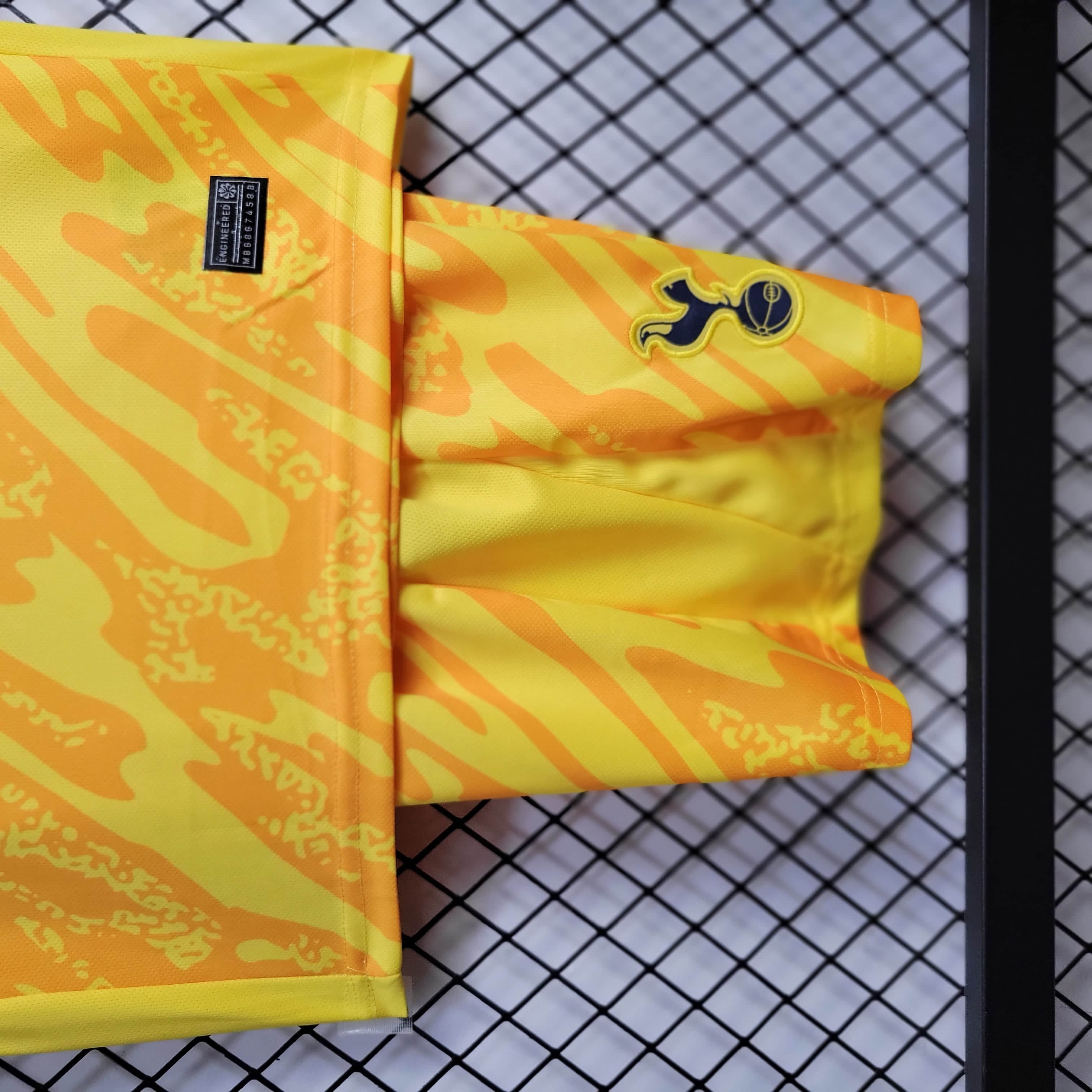 2024/2025 Tottenham Hotspur Goalkeeper Football Shirt Kids Size