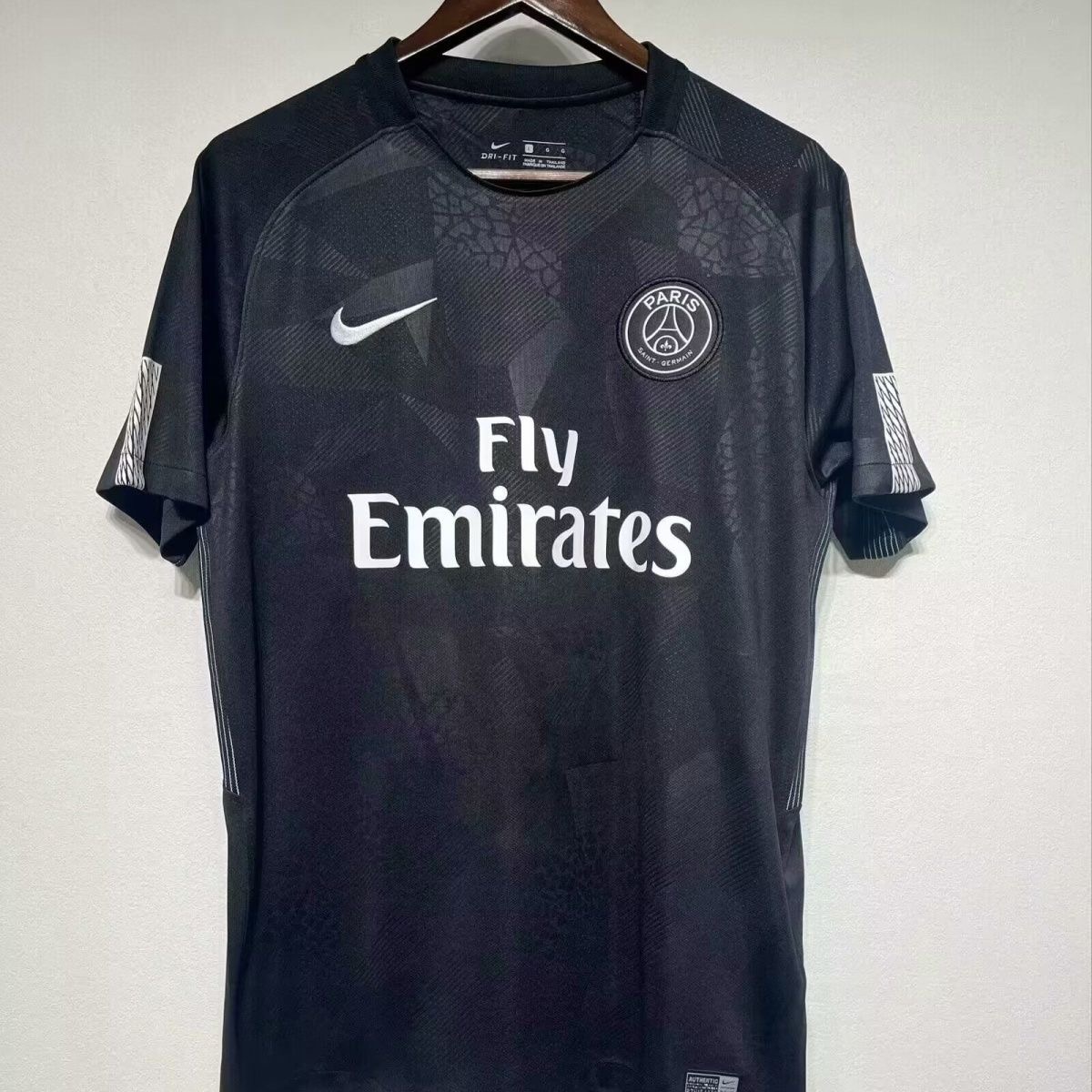 2017/2018 Retro Paris Saint-GermainAway Football shirt 1:1 Thai Quality