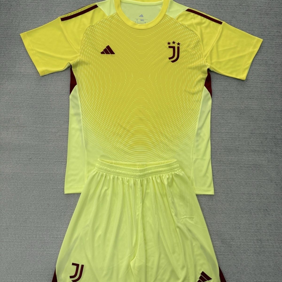 2025/2026 Juventus GoalkeeperFootball Shirt Kids Size 1:1 Thai Quality