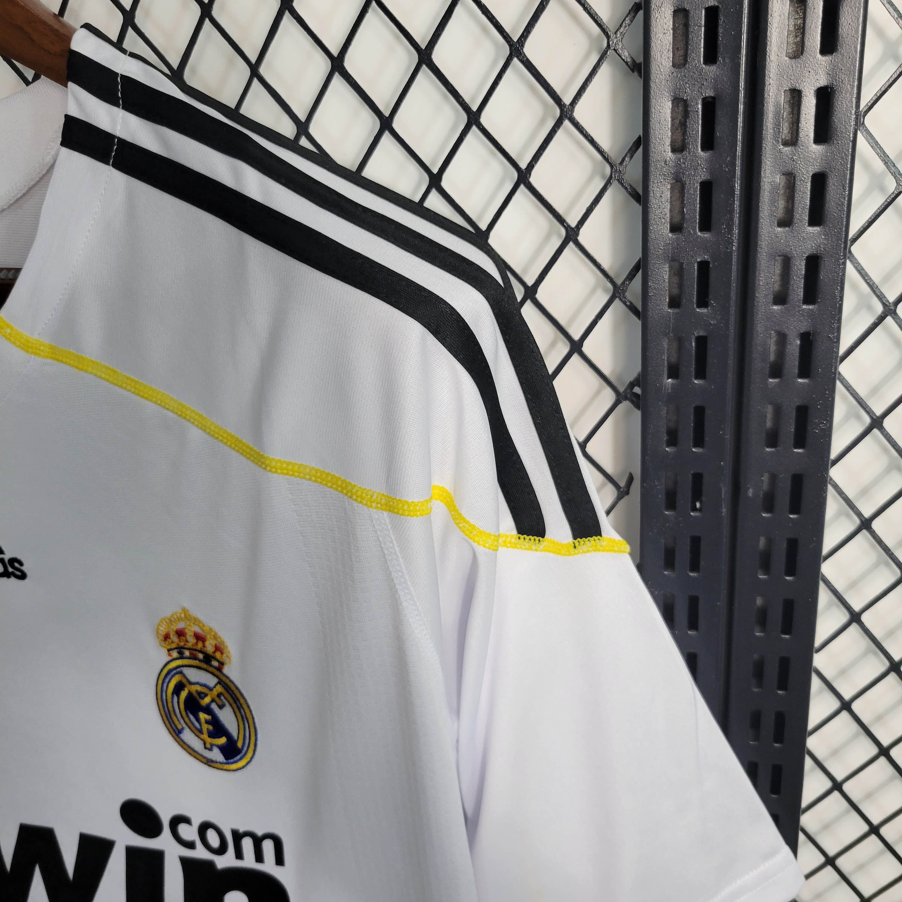 2009/2010 Retro Real Madrid Home Football Shirt