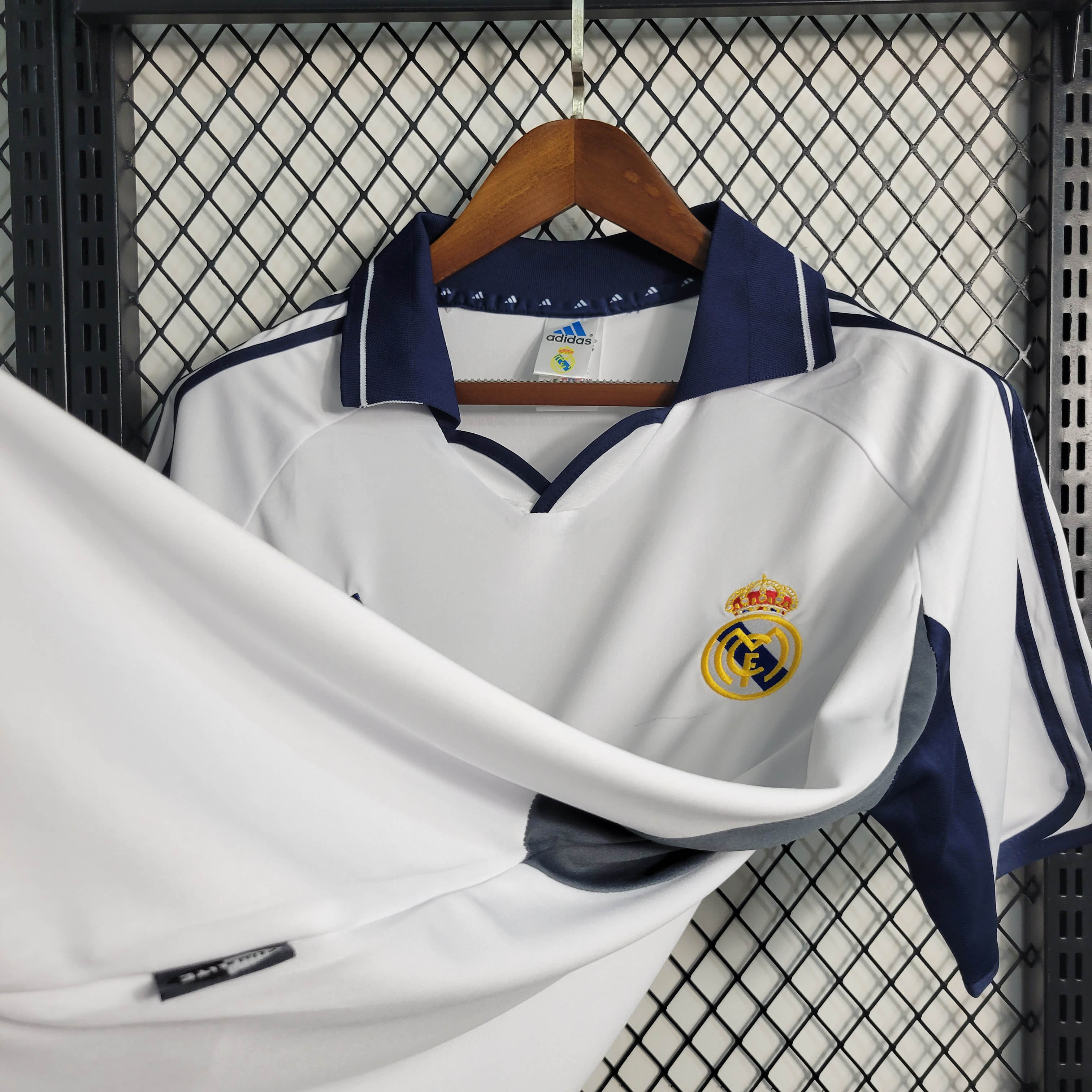 2000/2001 Retro Real Madrid Home Football Shirt