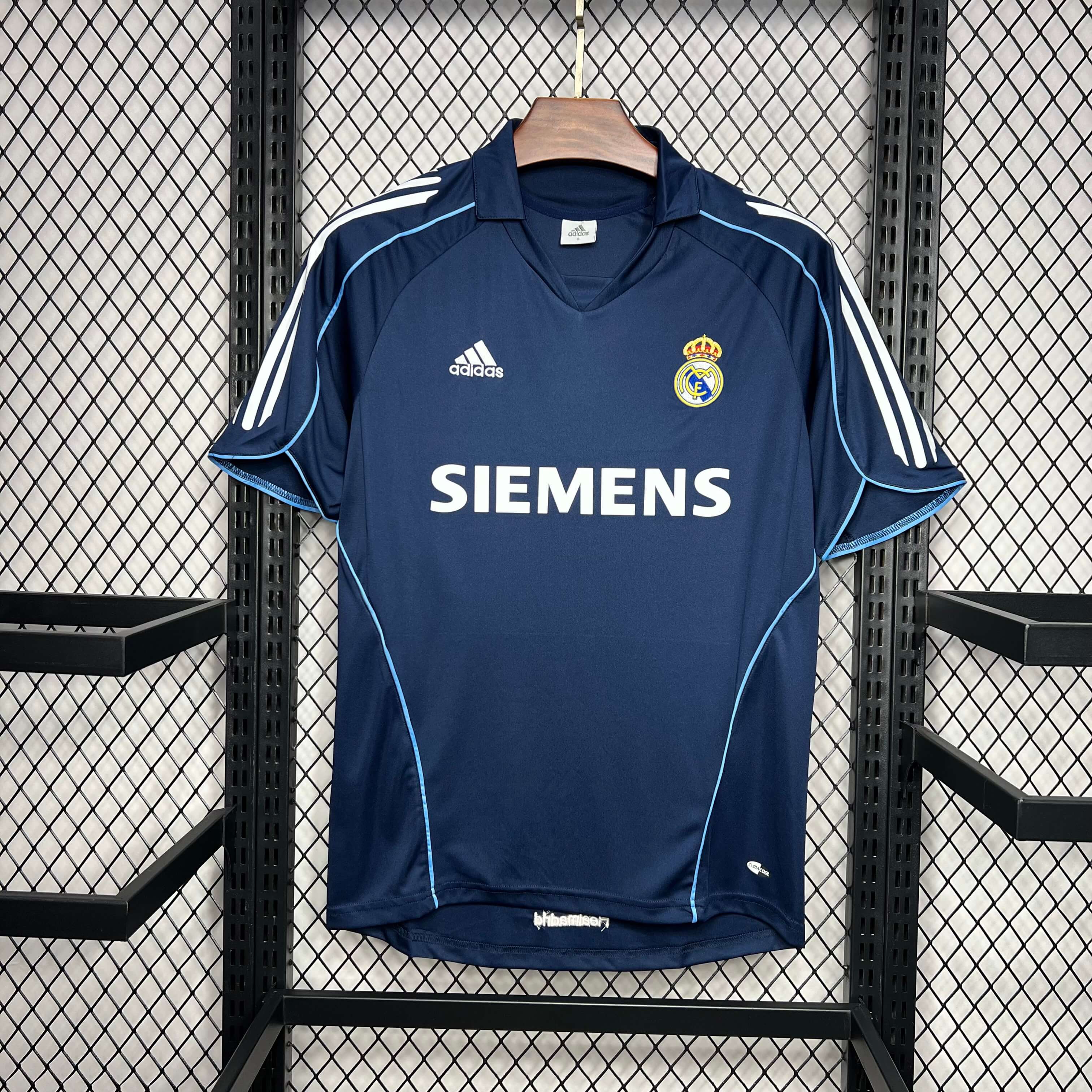 2005/2006 Retro Real Madrid Away Football Shirt