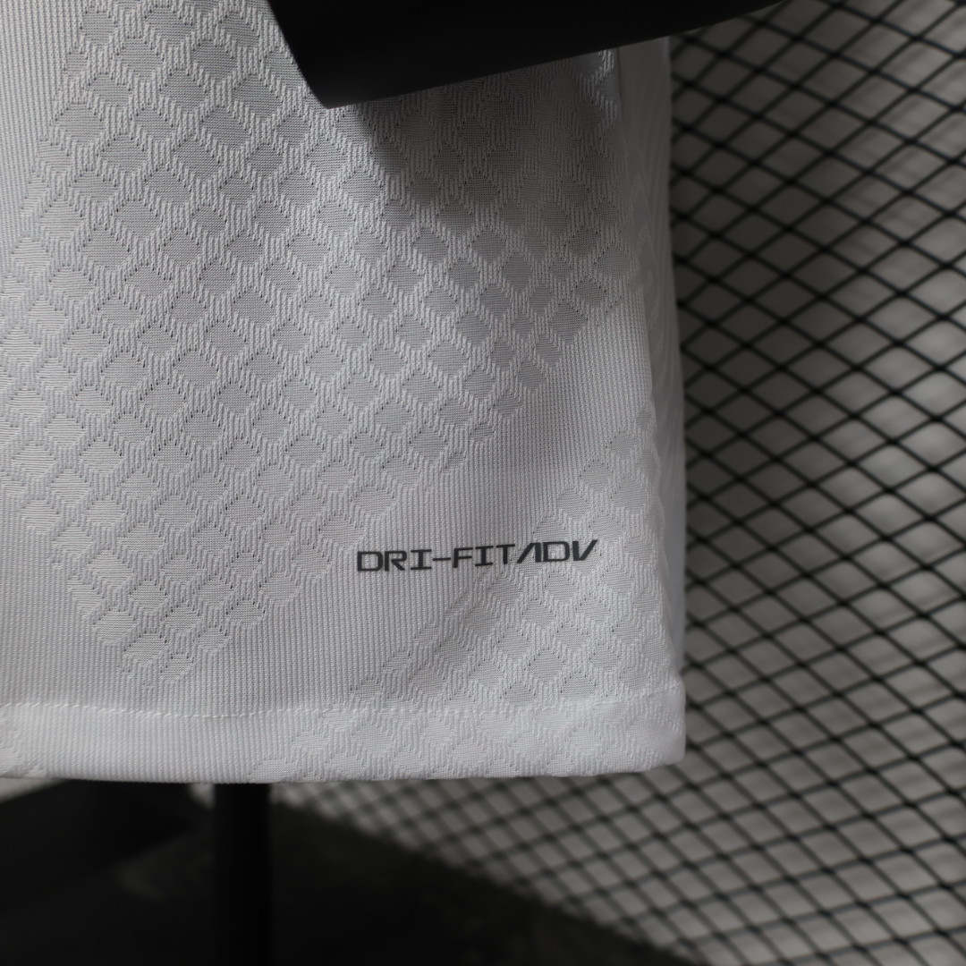 2024/2025 Player Version Paris Saint-Germain Pre-Match Third Football Shirt