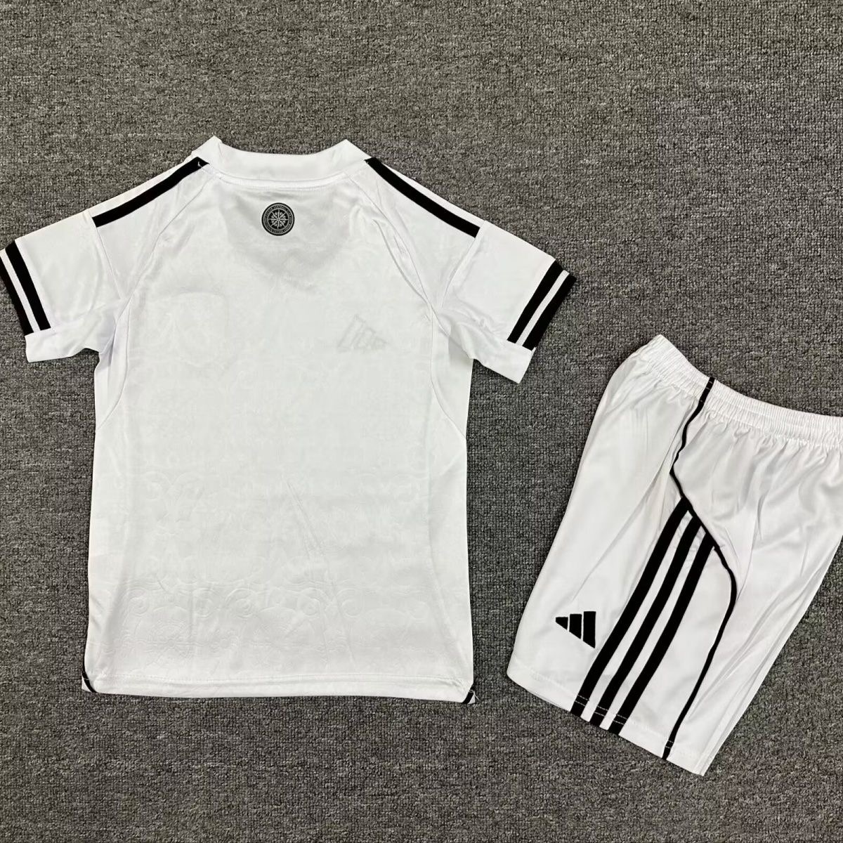 2025/2026 Fulham Home Football ShirtKids Size 1:1 Thai Quality